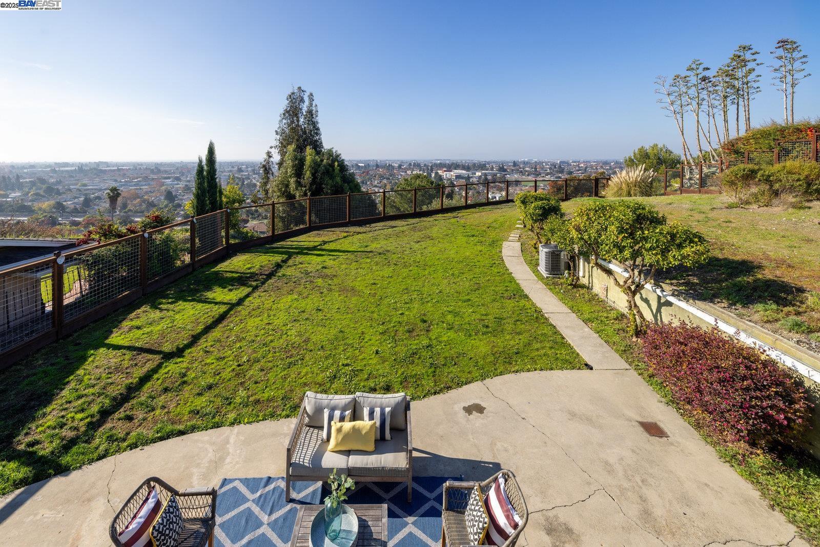 Detail Gallery Image 22 of 28 For 2567 Humboldt, San Leandro,  CA 94577 - 4 Beds | 3 Baths