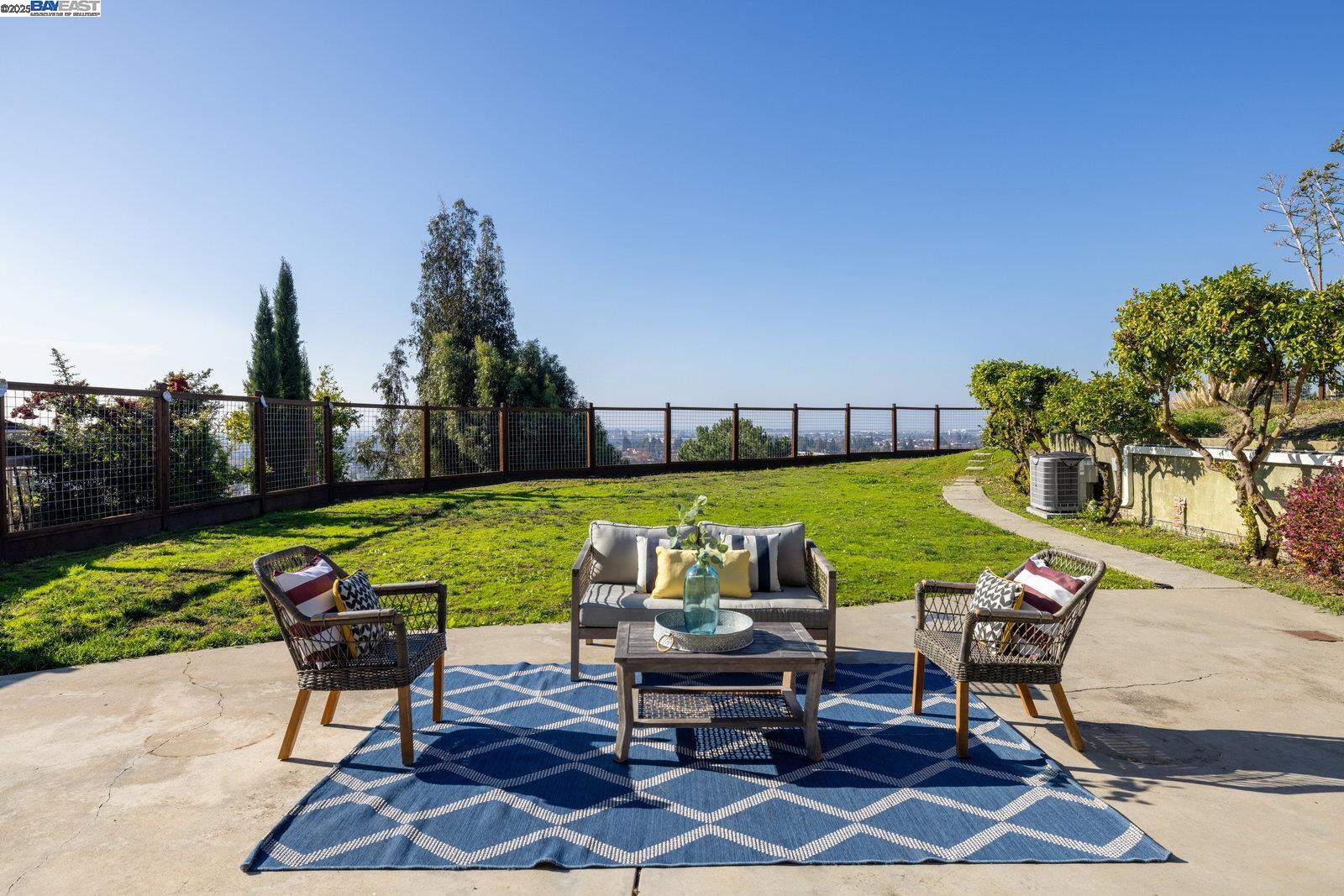 Detail Gallery Image 23 of 28 For 2567 Humboldt, San Leandro,  CA 94577 - 4 Beds | 3 Baths