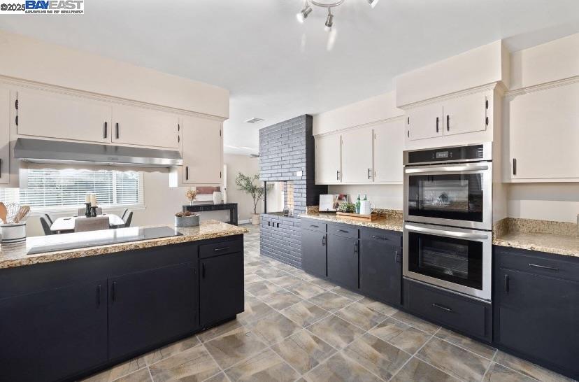 Detail Gallery Image 4 of 22 For 2567 Humboldt, San Leandro,  CA 94577 - 4 Beds | 3 Baths