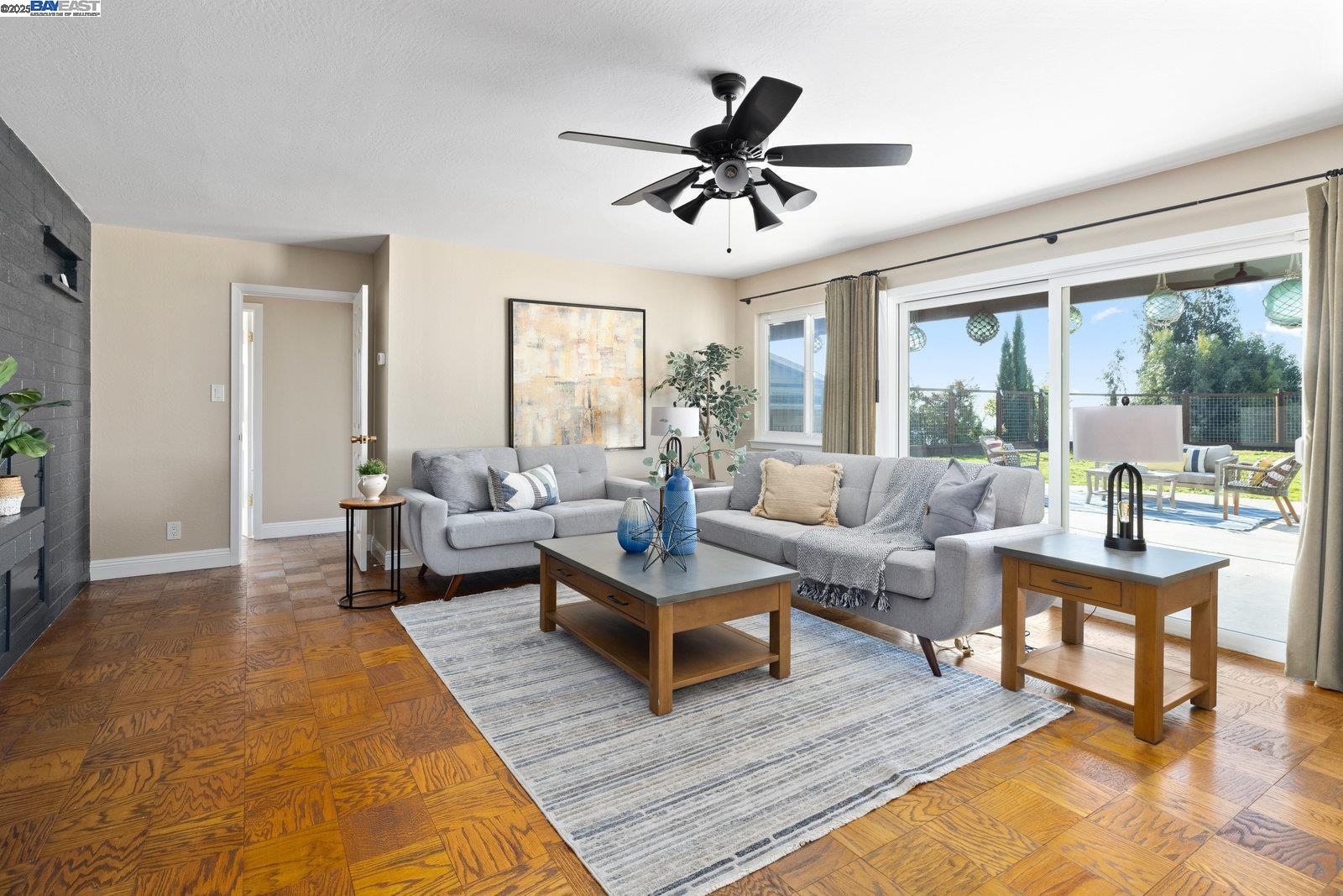 Detail Gallery Image 7 of 28 For 2567 Humboldt, San Leandro,  CA 94577 - 4 Beds | 3 Baths