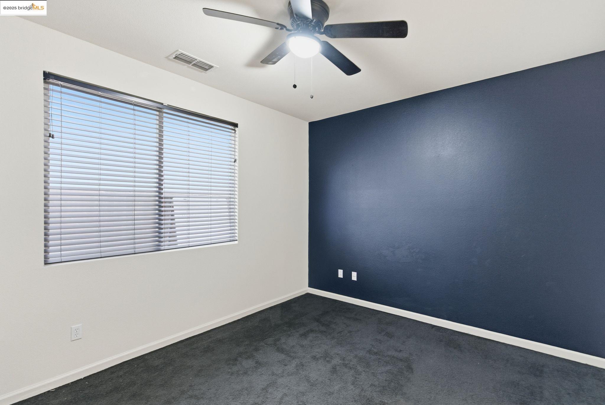 Detail Gallery Image 12 of 39 For 2076 Catalpa Way, Antioch,  CA 94509 - 5 Beds | 2/1 Baths