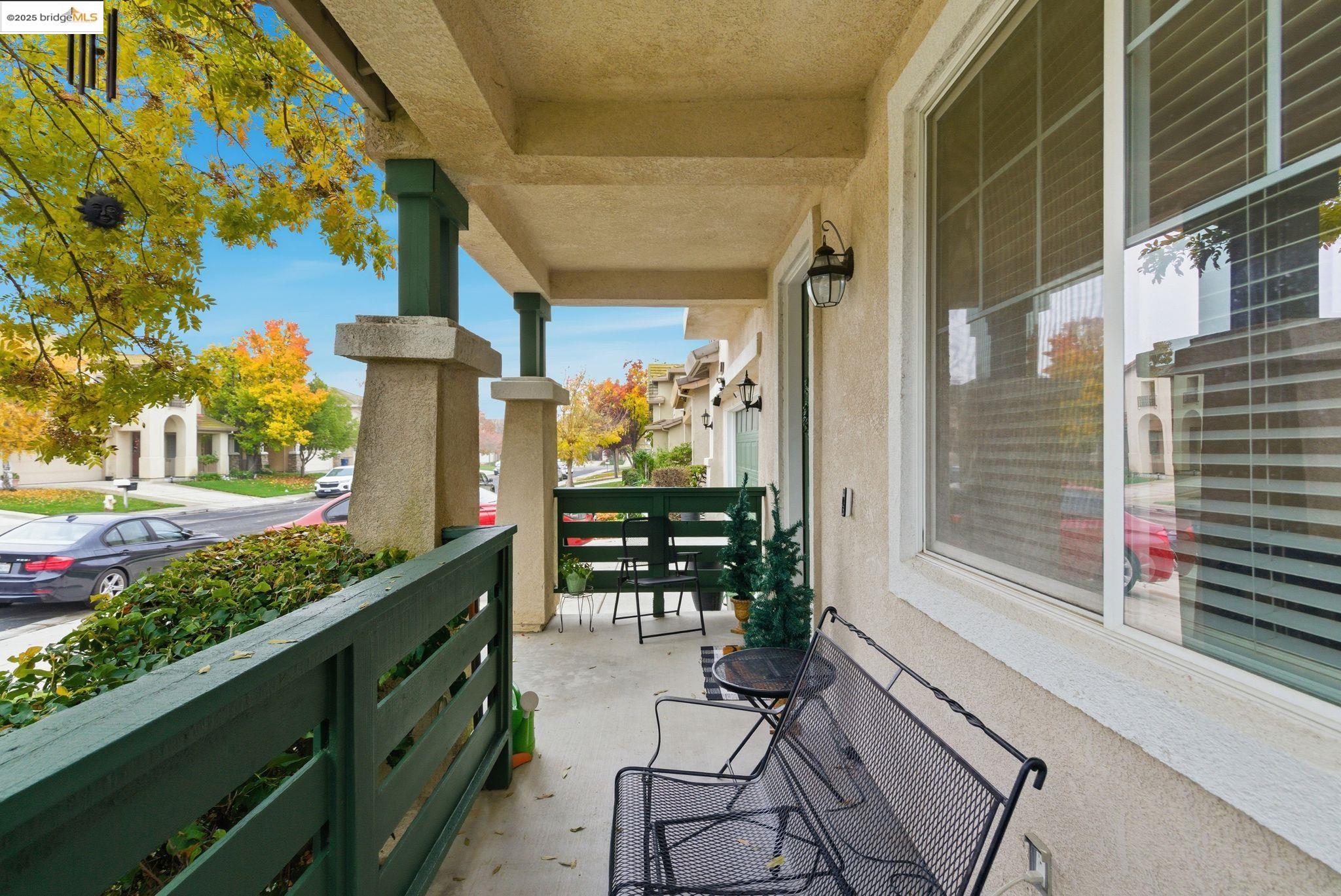 Detail Gallery Image 3 of 39 For 2076 Catalpa Way, Antioch,  CA 94509 - 5 Beds | 2/1 Baths