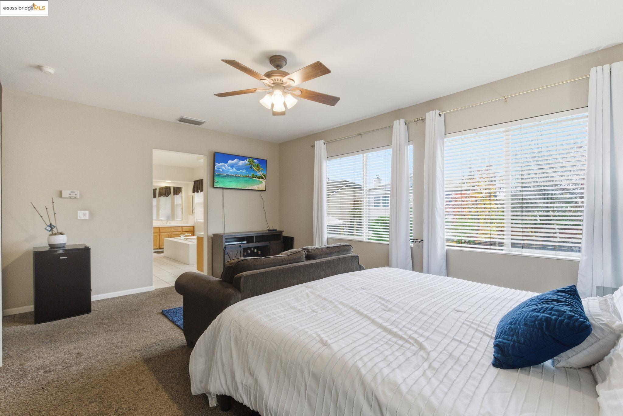 Detail Gallery Image 21 of 39 For 2076 Catalpa Way, Antioch,  CA 94509 - 5 Beds | 2/1 Baths