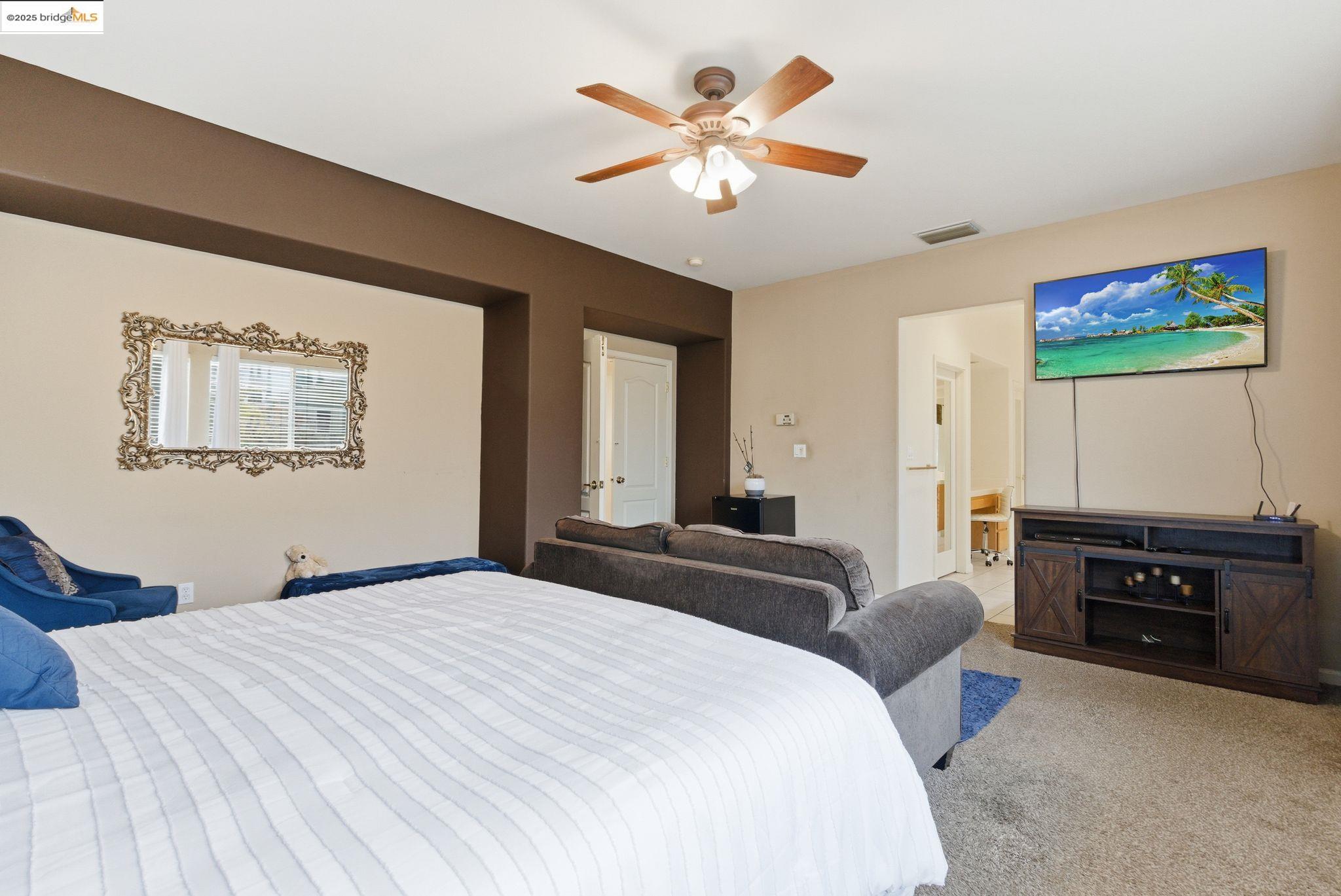 Detail Gallery Image 22 of 39 For 2076 Catalpa Way, Antioch,  CA 94509 - 5 Beds | 2/1 Baths