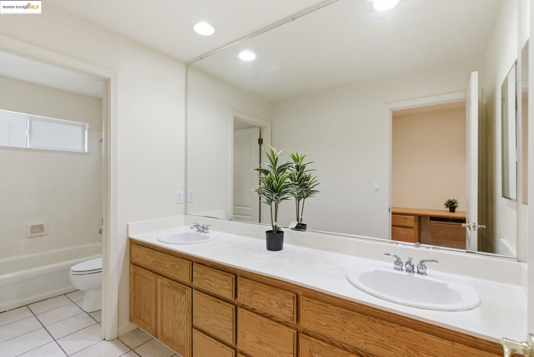 Detail Gallery Image 50 of 56 For 2076 Catalpa Way, Antioch,  CA 94509 - 5 Beds | 2/1 Baths