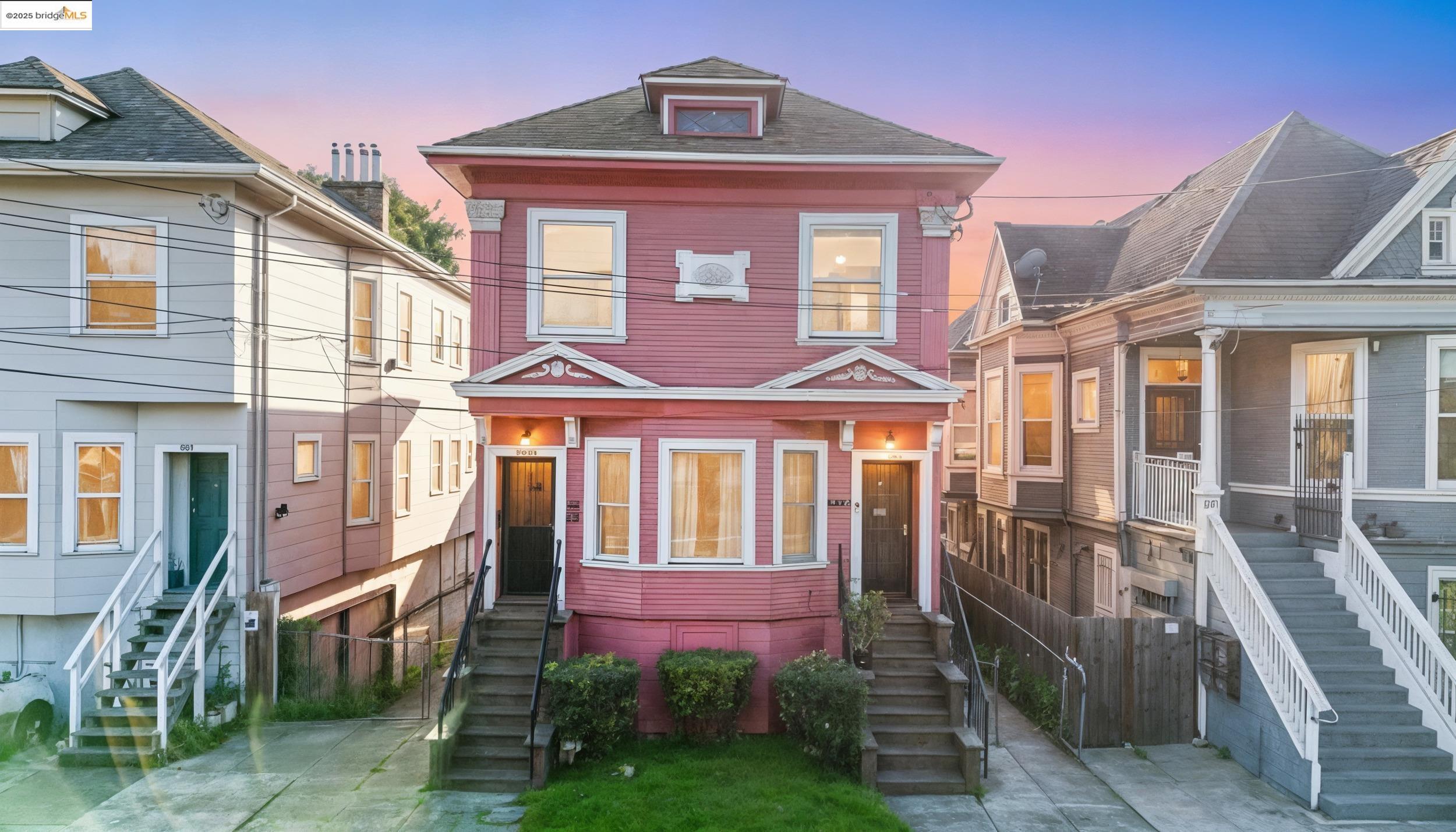 Detail Gallery Image 2 of 42 For 553 34th St, Oakland,  CA 94609 - – Beds | – Baths