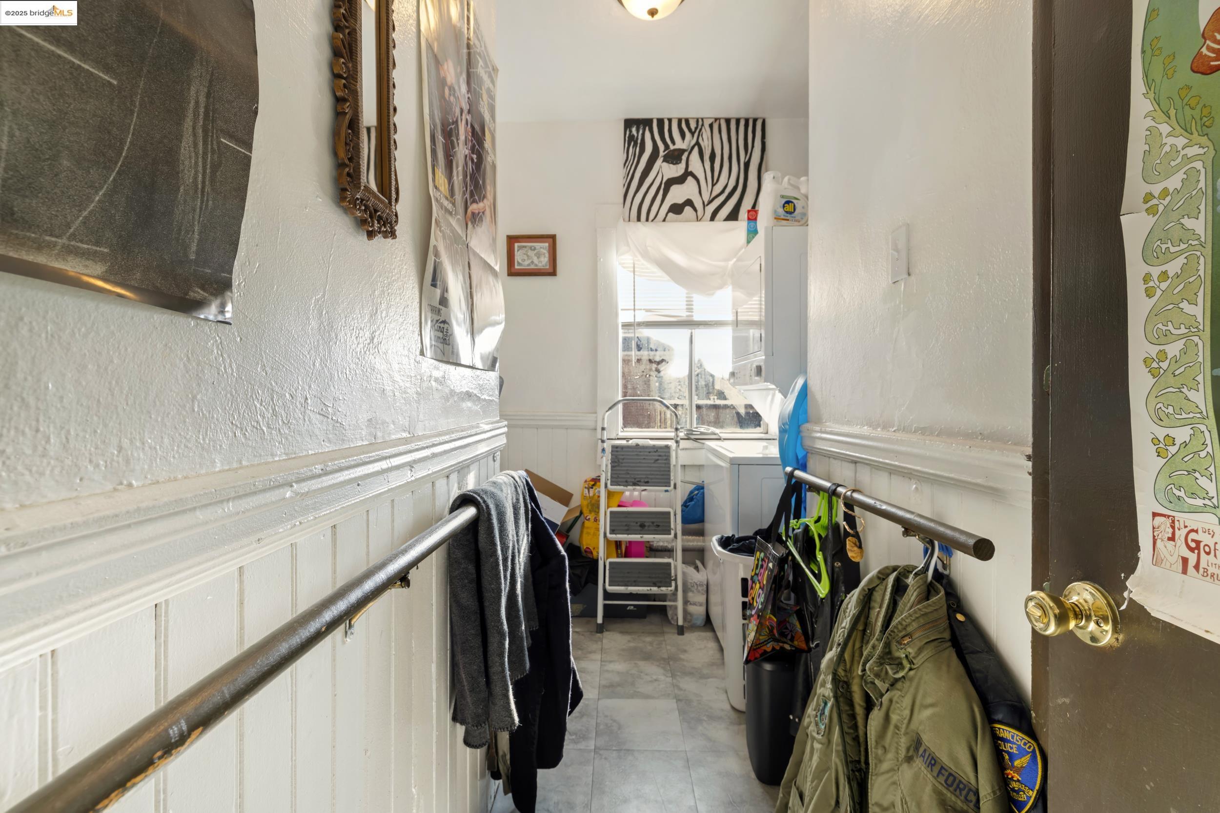 Detail Gallery Image 19 of 42 For 553 34th St, Oakland,  CA 94609 - – Beds | – Baths