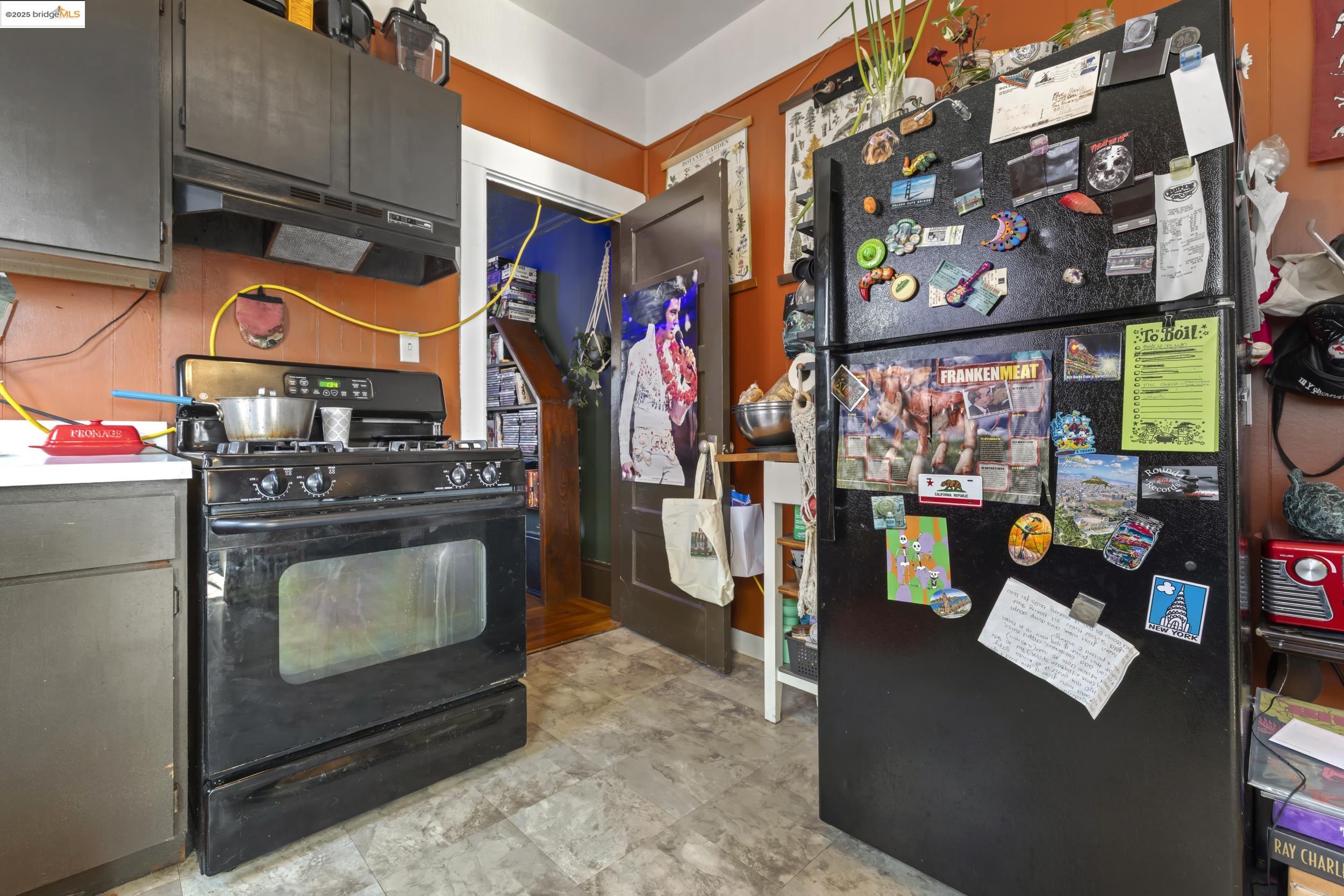 Detail Gallery Image 5 of 42 For 553 34th St, Oakland,  CA 94609 - – Beds | – Baths