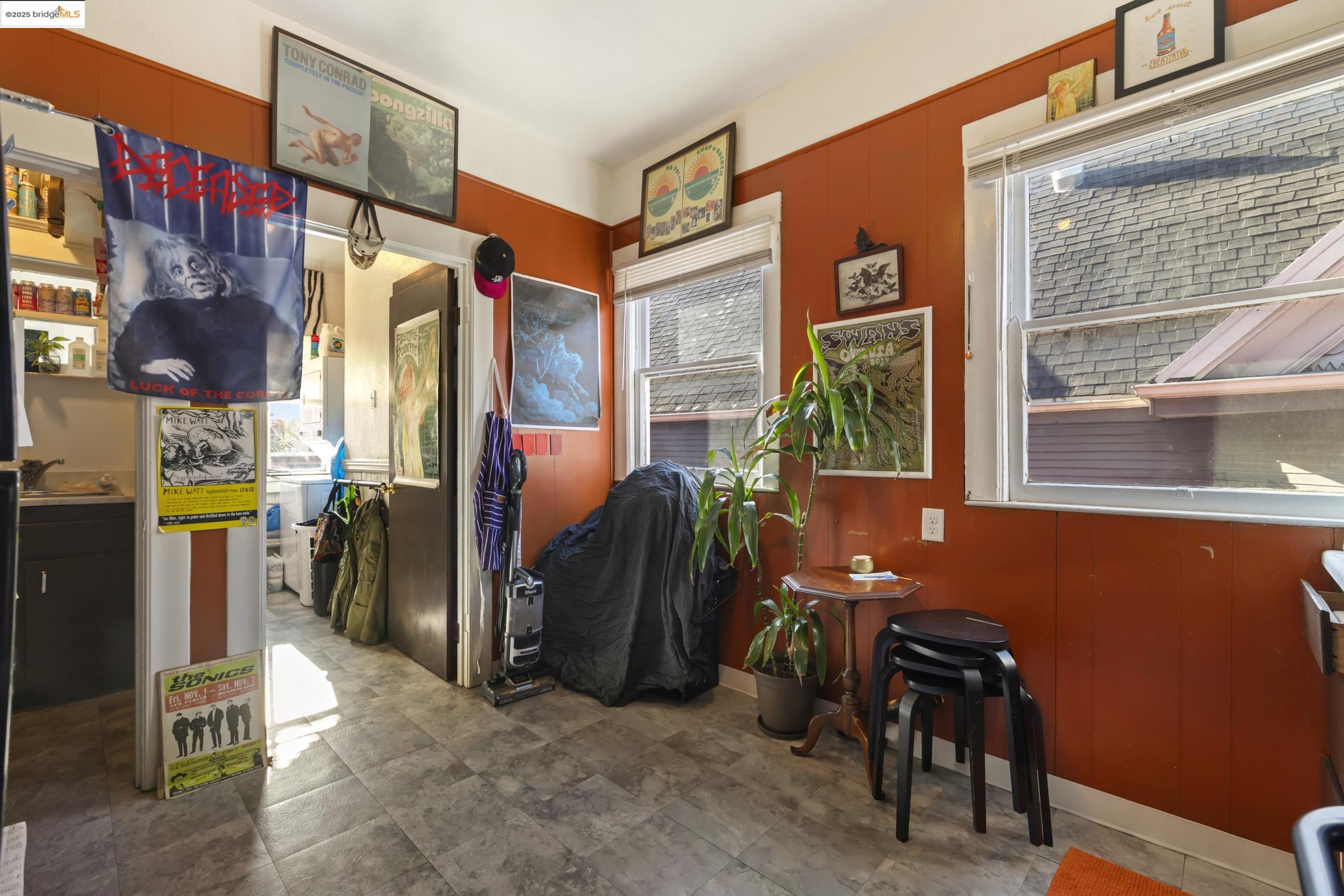 Detail Gallery Image 7 of 42 For 553 34th St, Oakland,  CA 94609 - – Beds | – Baths