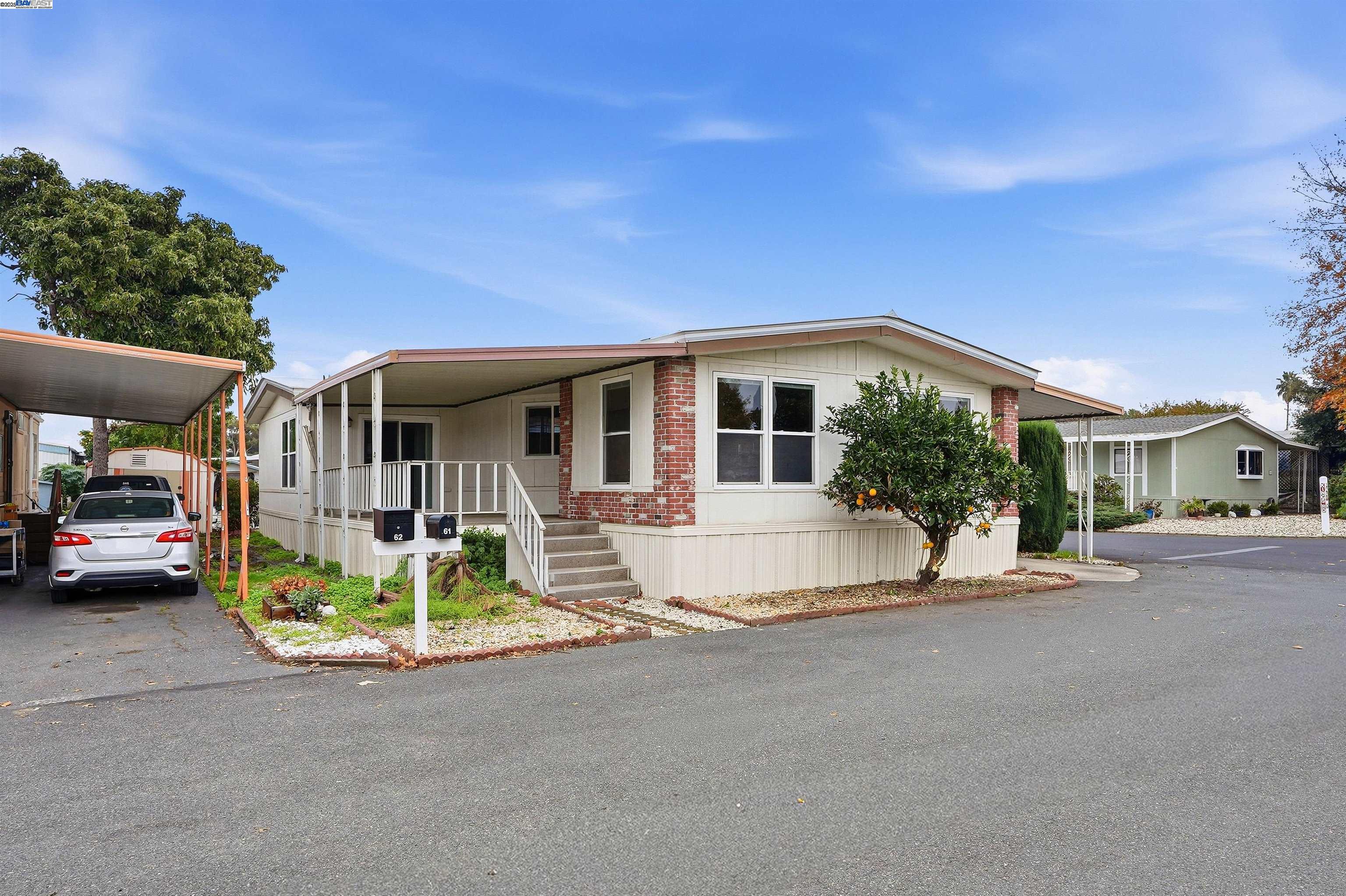 Detail Gallery Image 4 of 44 For 61 Pali Way, Pittsburg,  CA 94565 - 2 Beds | 2 Baths