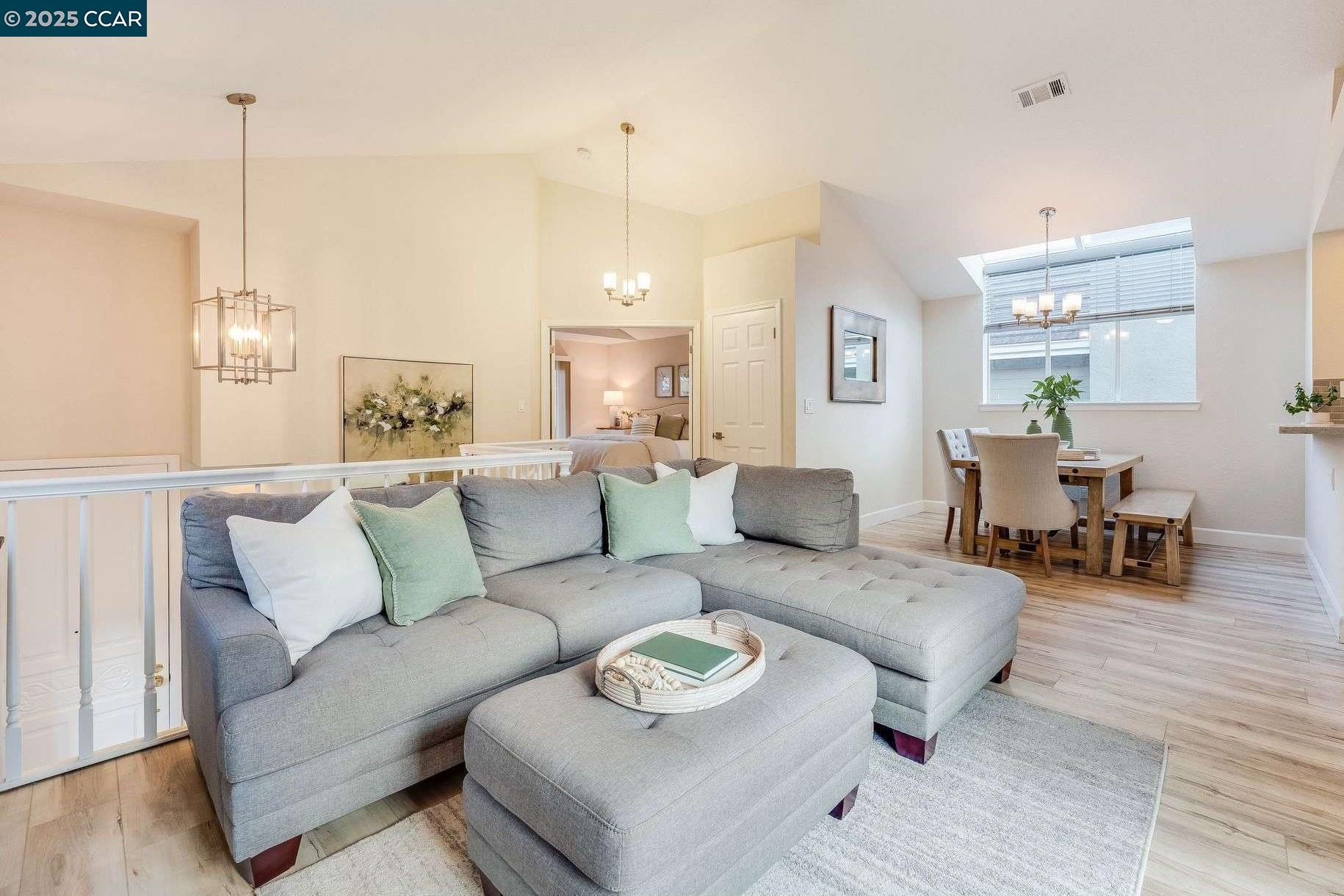 Detail Gallery Image 3 of 35 For 1320 Strawberry Court, Danville,  CA 94526 - 3 Beds | 2 Baths