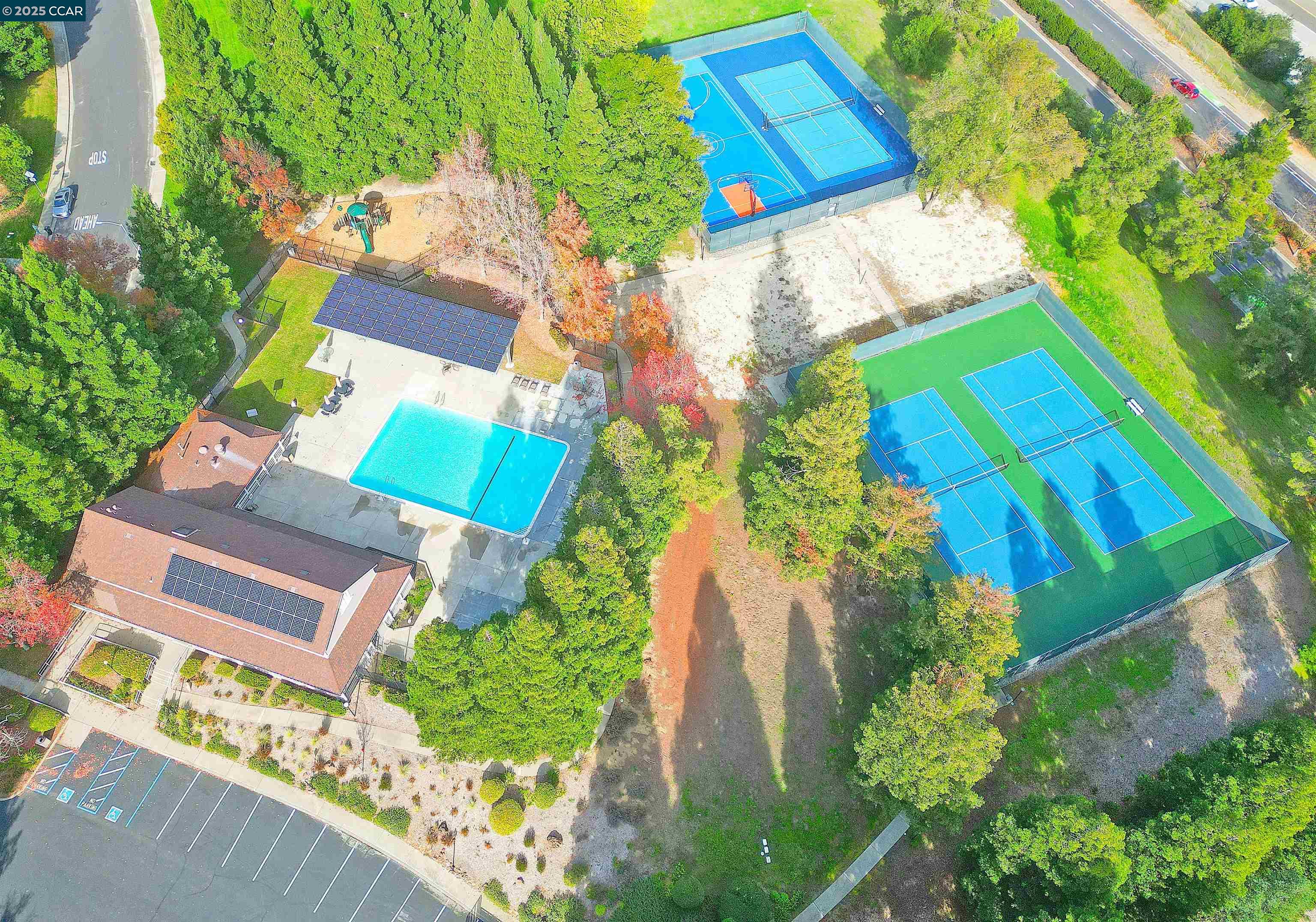 Detail Gallery Image 36 of 41 For 1320 Strawberry Court, Danville,  CA 94526 - 3 Beds | 2 Baths