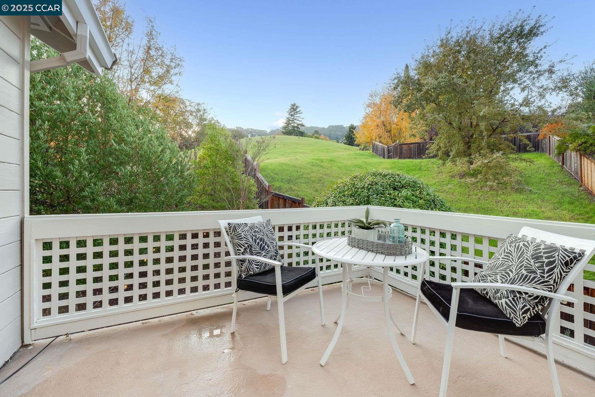 Detail Gallery Image 10 of 35 For 1320 Strawberry Court, Danville,  CA 94526 - 3 Beds | 2 Baths