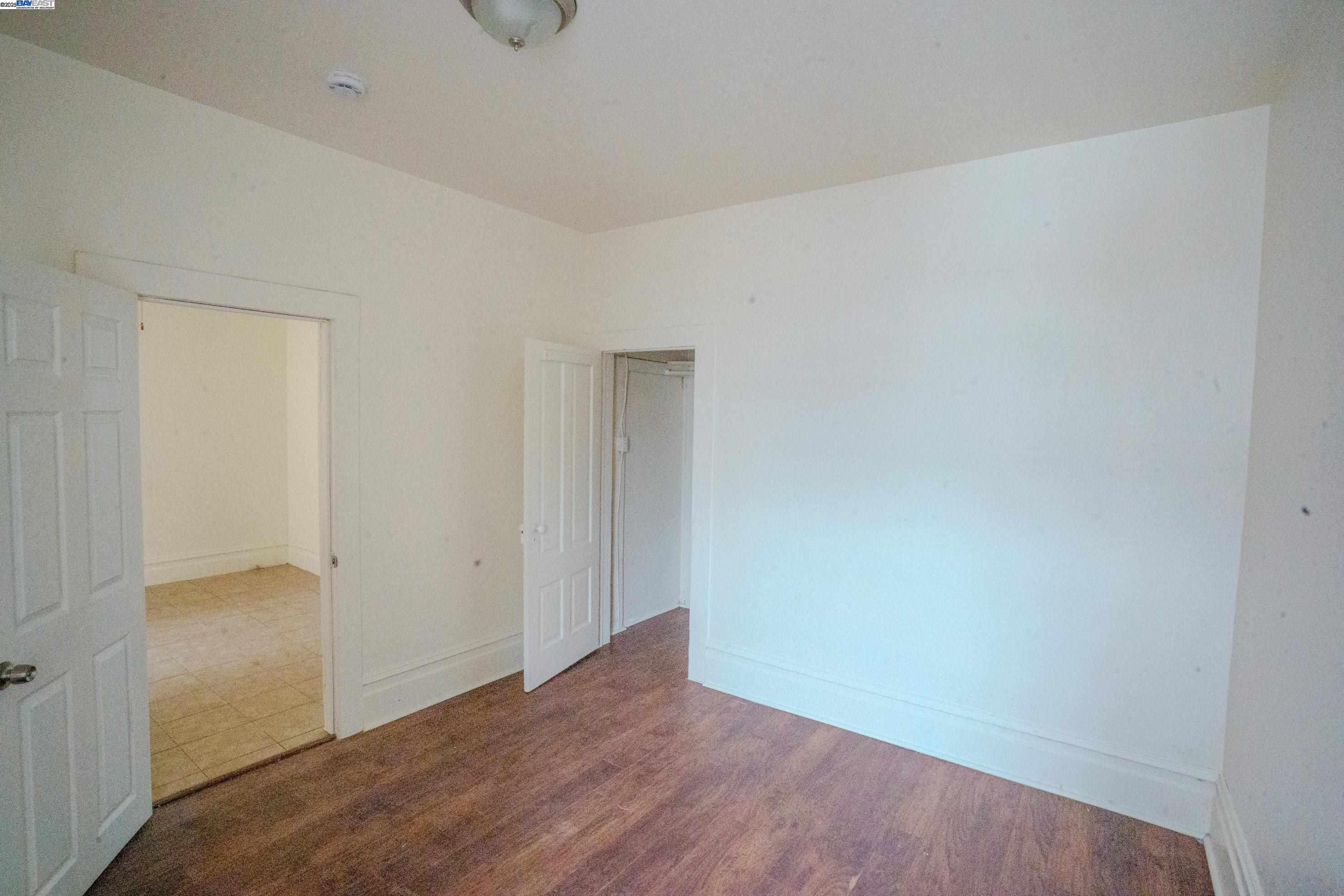 Detail Gallery Image 11 of 17 For 866 Isabella St, Oakland,  CA 94607 - 2 Beds | 1 Baths