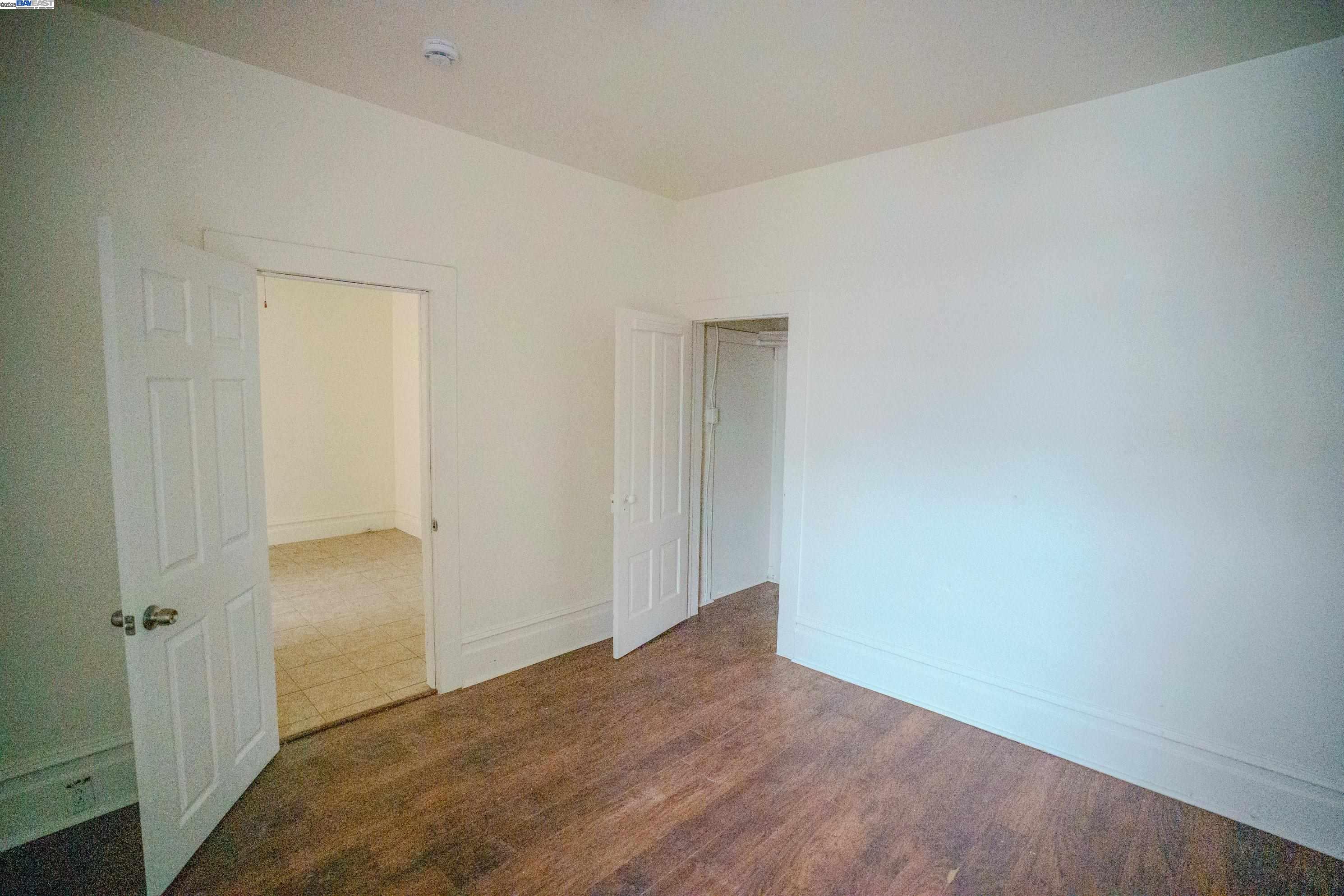 Detail Gallery Image 12 of 17 For 866 Isabella St, Oakland,  CA 94607 - 2 Beds | 1 Baths