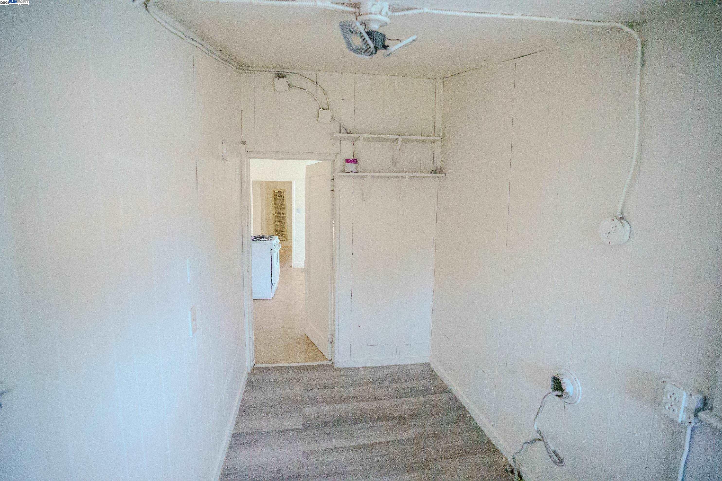 Detail Gallery Image 16 of 17 For 866 Isabella St, Oakland,  CA 94607 - 2 Beds | 1 Baths