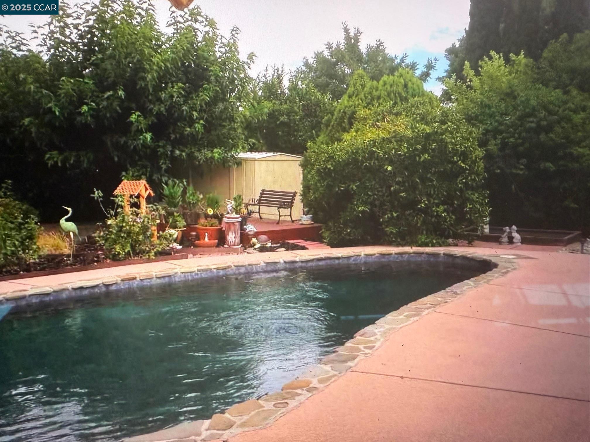 Detail Gallery Image 3 of 9 For 1241 Brookview Dr., Concord,  CA 94520 - 3 Beds | 2 Baths