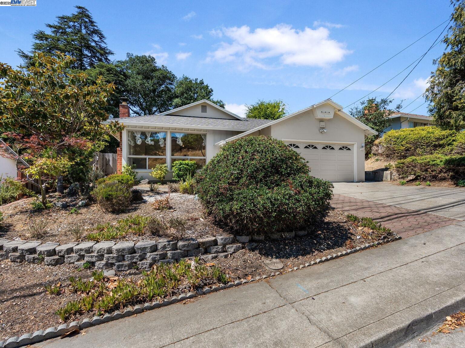 Detail Gallery Image 13 of 60 For 4520 Valley View Rd, Richmond,  CA 94803 - 3 Beds | 2 Baths