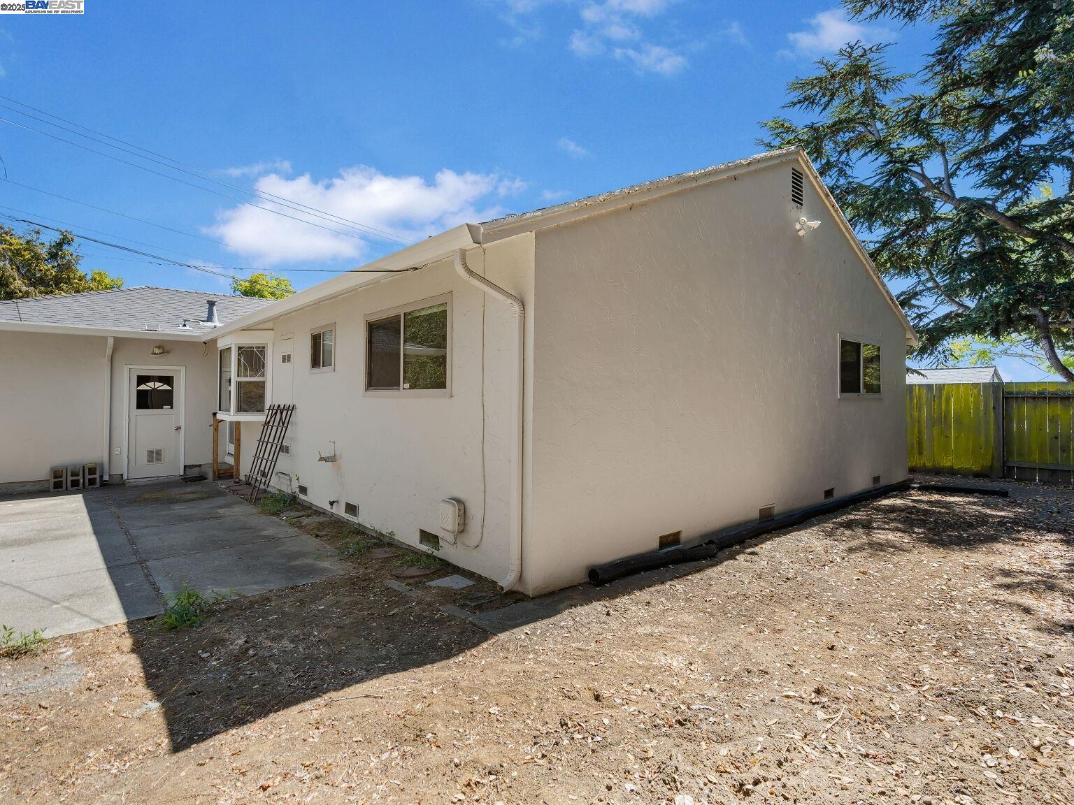 Detail Gallery Image 38 of 60 For 4520 Valley View Rd, Richmond,  CA 94803 - 3 Beds | 2 Baths