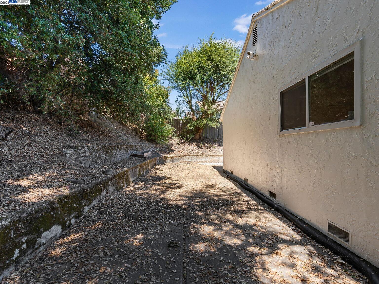 Detail Gallery Image 40 of 60 For 4520 Valley View Rd, Richmond,  CA 94803 - 3 Beds | 2 Baths