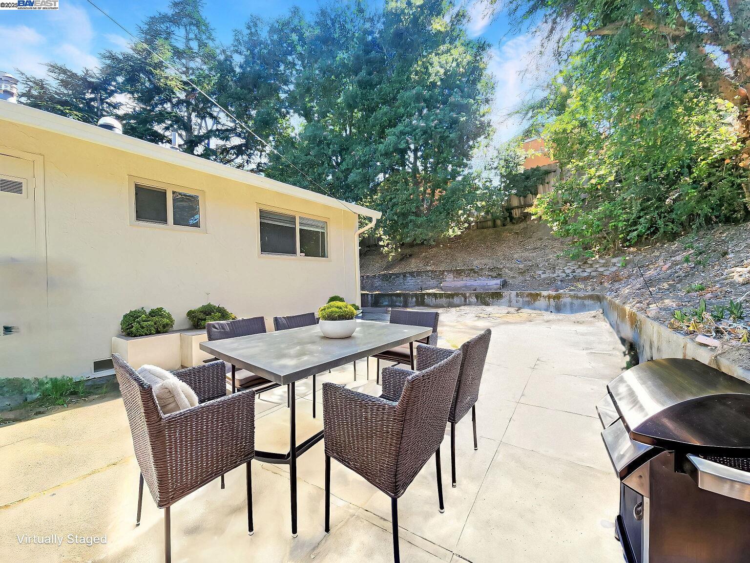 Detail Gallery Image 7 of 60 For 4520 Valley View Rd, Richmond,  CA 94803 - 3 Beds | 2 Baths