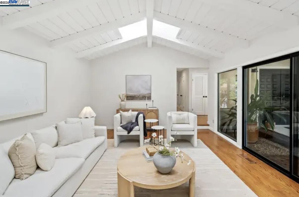 Detail Gallery Image 16 of 32 For 131 Clover Hill Ct, Danville,  CA 94526 - 4 Beds | 2/1 Baths