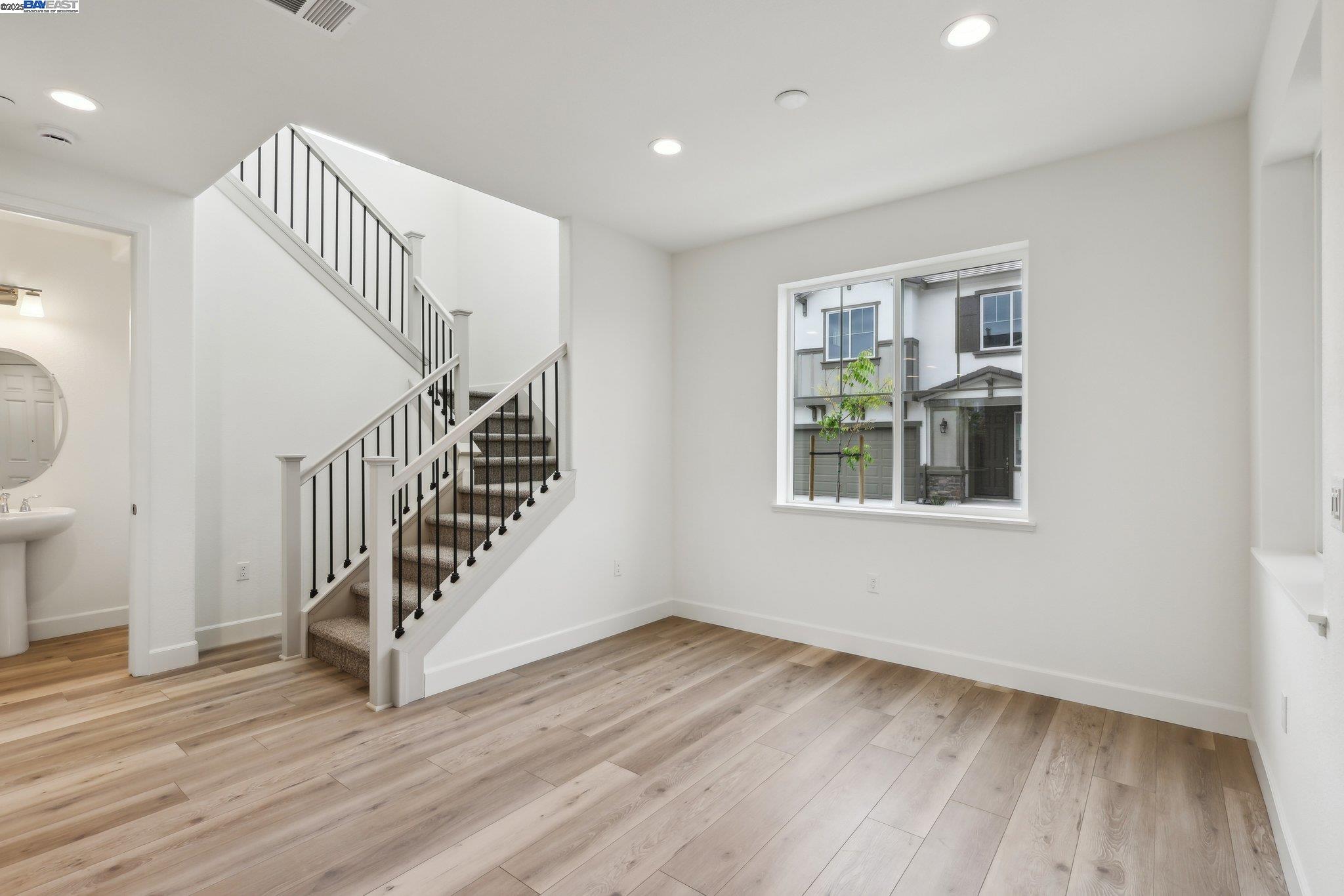 Detail Gallery Image 13 of 32 For 262 Mindy Way, Pittsburg,  CA 94565 - 4 Beds | 2/1 Baths