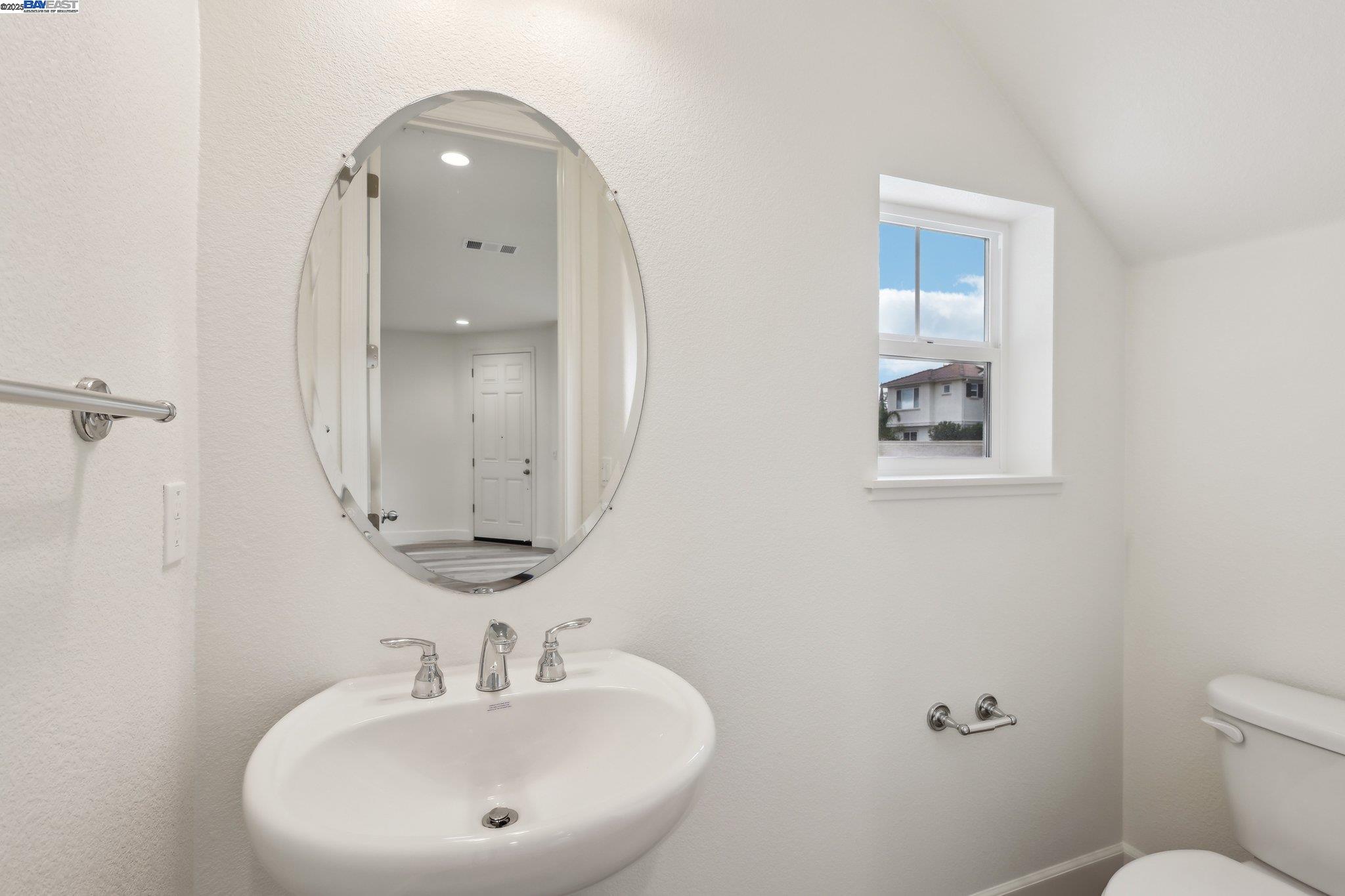 Detail Gallery Image 14 of 32 For 262 Mindy Way, Pittsburg,  CA 94565 - 4 Beds | 2/1 Baths