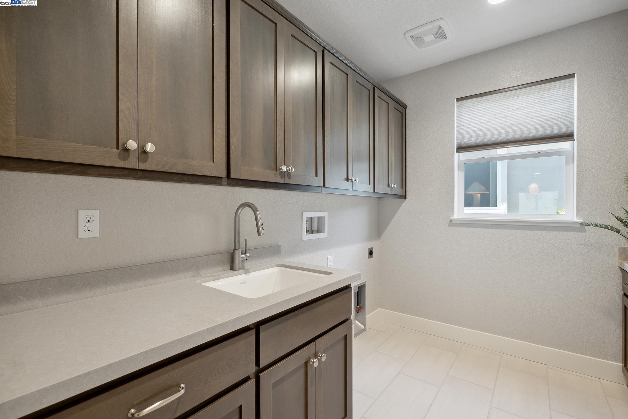 Detail Gallery Image 32 of 51 For 1520 Millennium Way, Fairfield,  CA 94533 - 4 Beds | 3 Baths