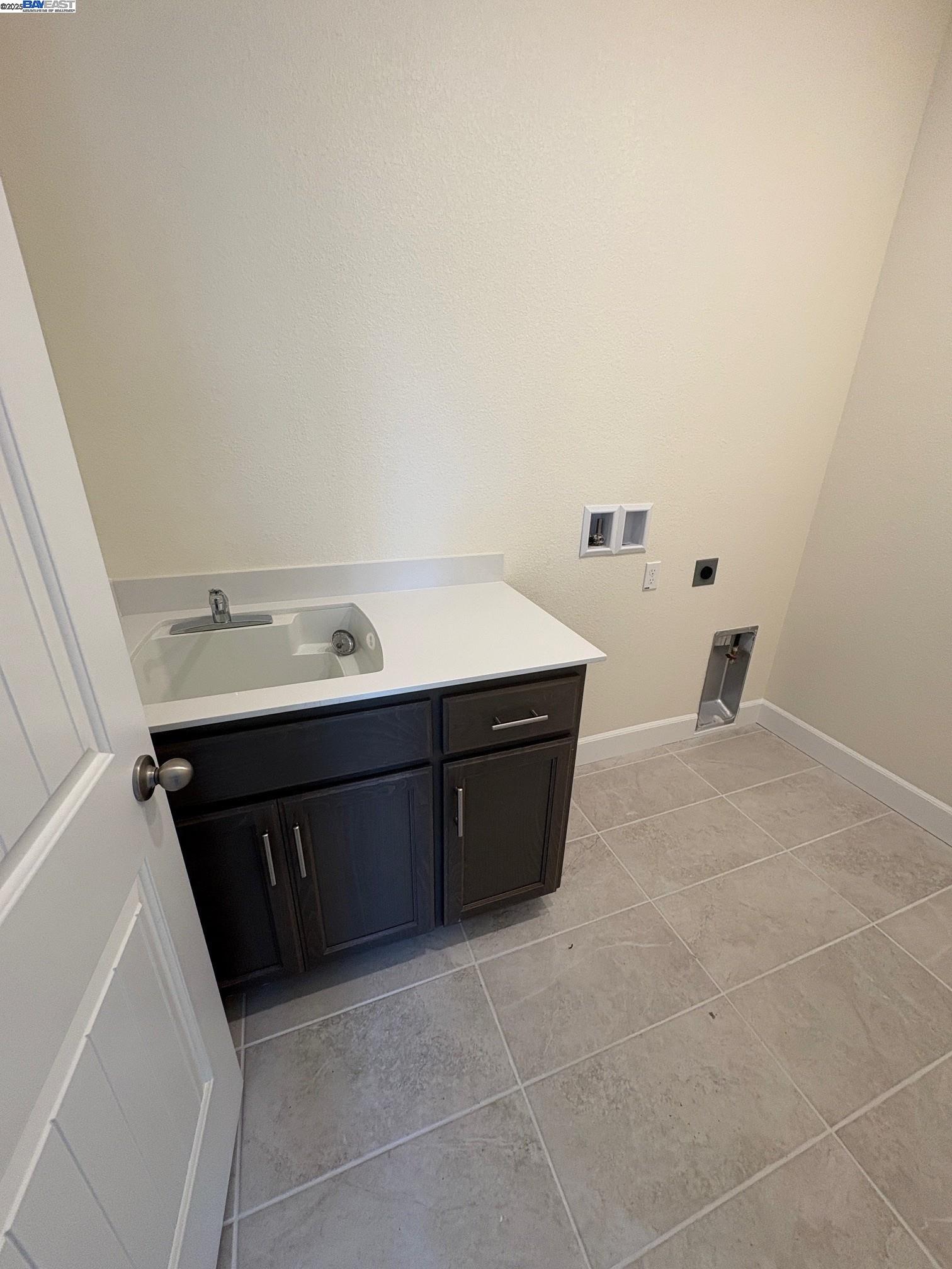 Detail Gallery Image 14 of 37 For 1300 Sunningdale Lane, Fairfield,  CA 94533 - 4 Beds | 2/1 Baths