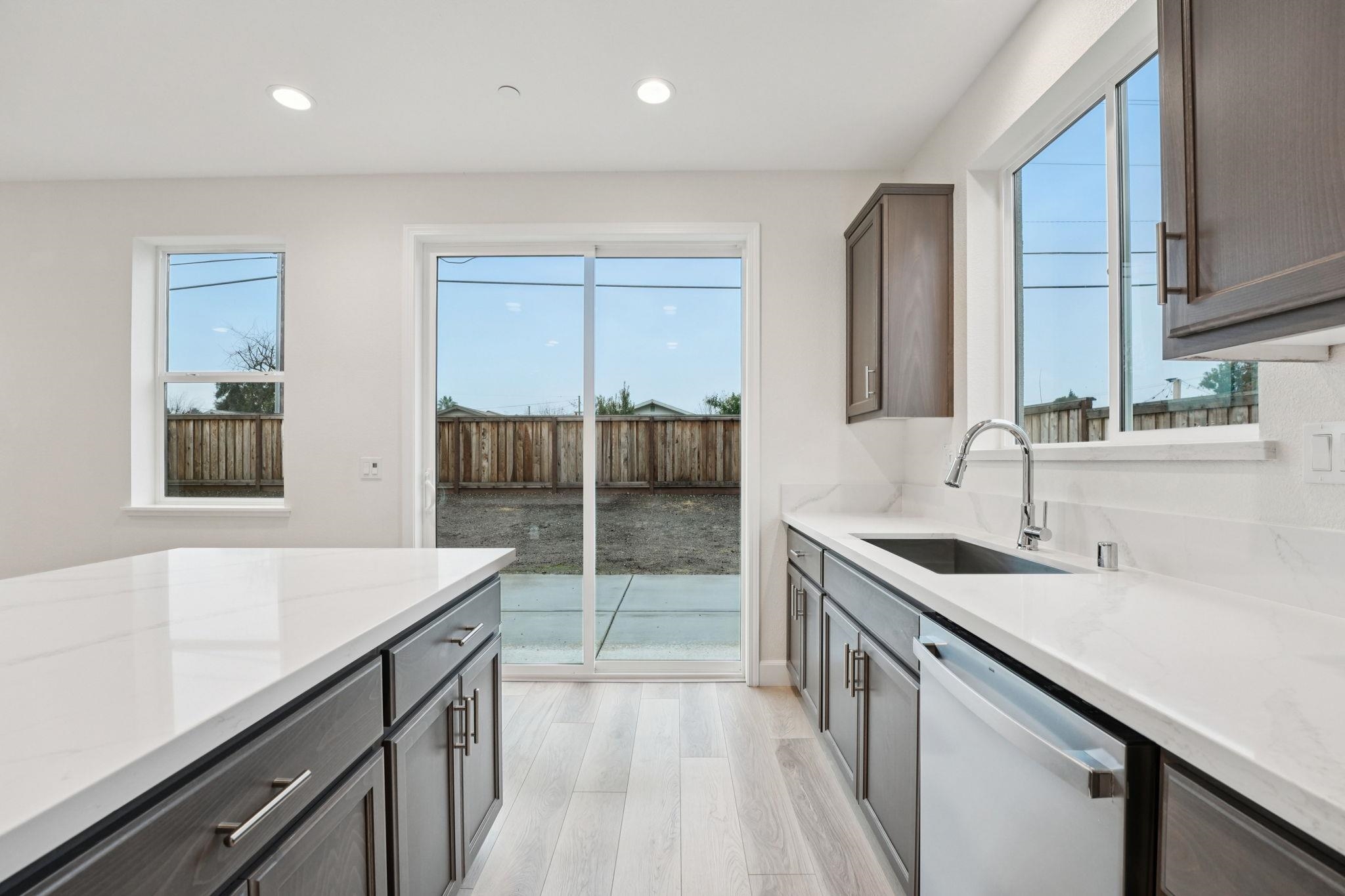 Detail Gallery Image 15 of 59 For 1300 Sunningdale Lane, Fairfield,  CA 94533 - 4 Beds | 2/1 Baths