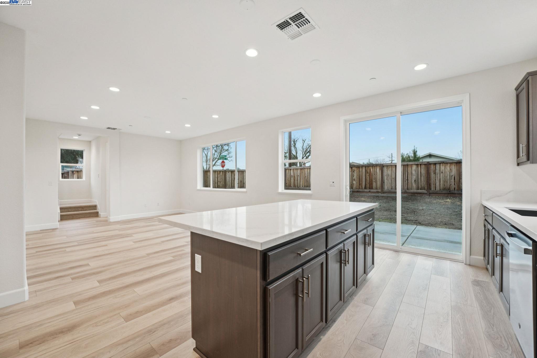 Detail Gallery Image 17 of 59 For 1300 Sunningdale Lane, Fairfield,  CA 94533 - 4 Beds | 2/1 Baths