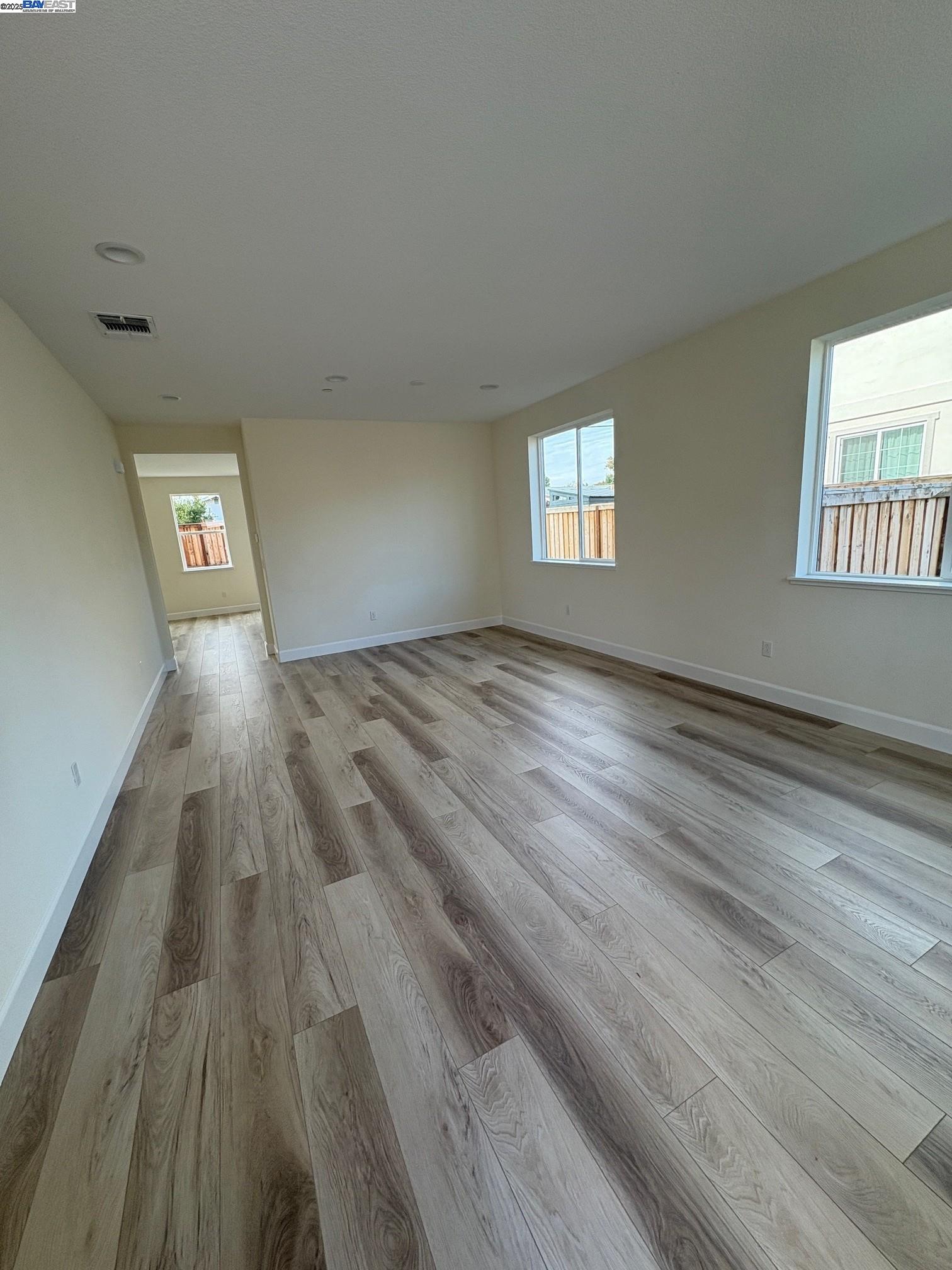 Detail Gallery Image 5 of 37 For 1300 Sunningdale Lane, Fairfield,  CA 94533 - 4 Beds | 2/1 Baths