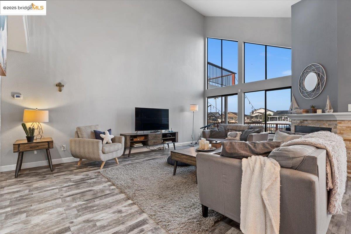 Detail Gallery Image 7 of 56 For 4681 Spinnaker Way, Discovery Bay,  CA 94505 - 3 Beds | 2 Baths