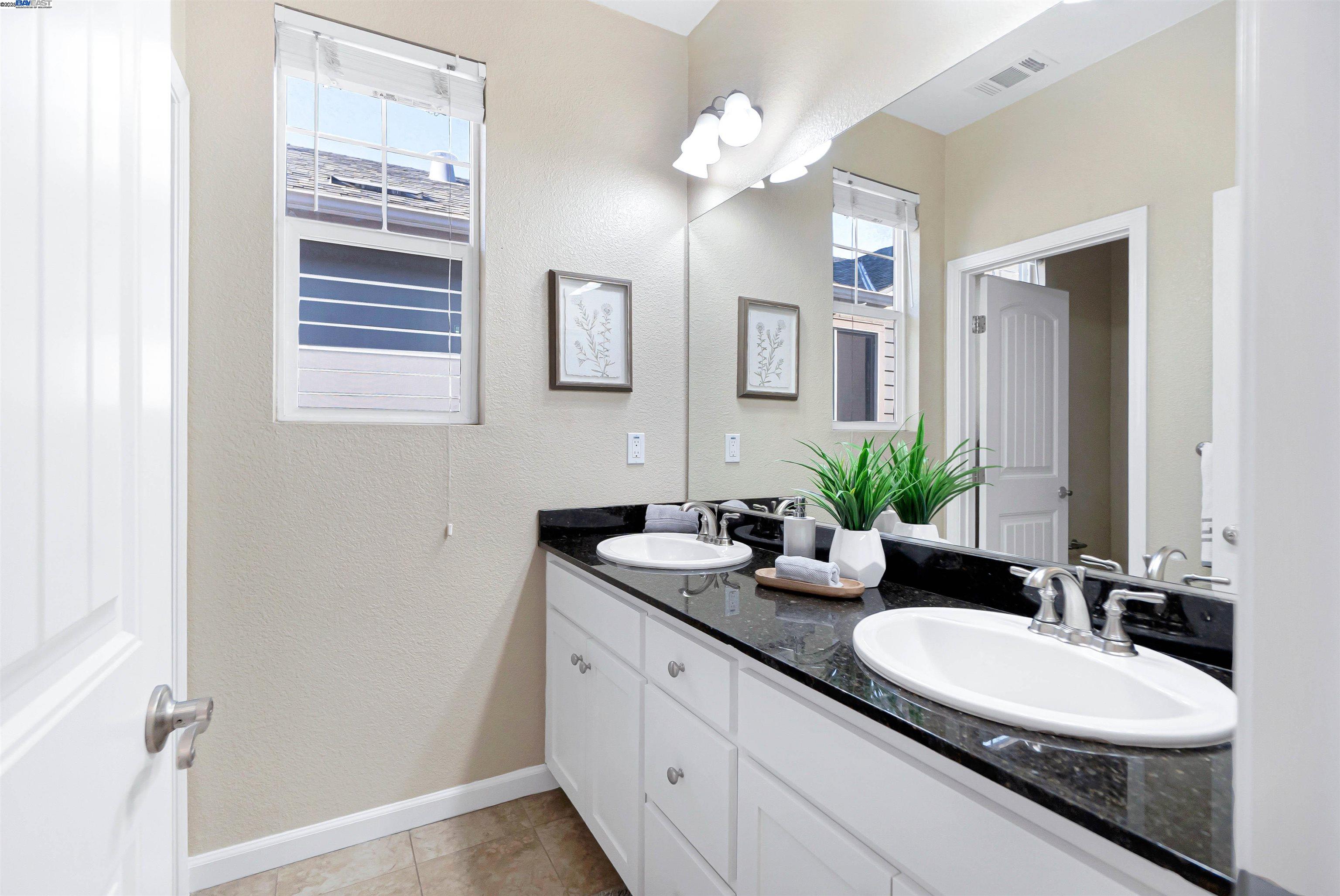 Detail Gallery Image 29 of 38 For 328 C St, Hayward,  CA 94541 - 4 Beds | 2/1 Baths