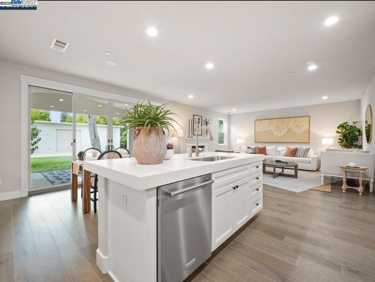 Detail Gallery Image 14 of 54 For 1588 Alamo Way, Alamo,  CA 94507 - 5 Beds | 4/1 Baths