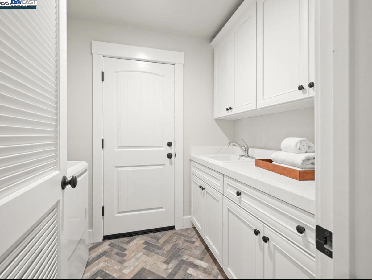 Detail Gallery Image 18 of 54 For 1588 Alamo Way, Alamo,  CA 94507 - 5 Beds | 4/1 Baths