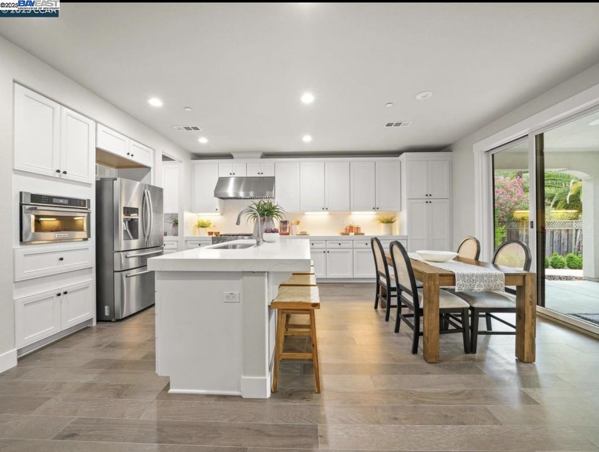 Detail Gallery Image 10 of 54 For 1588 Alamo Way, Alamo,  CA 94507 - 5 Beds | 4/1 Baths