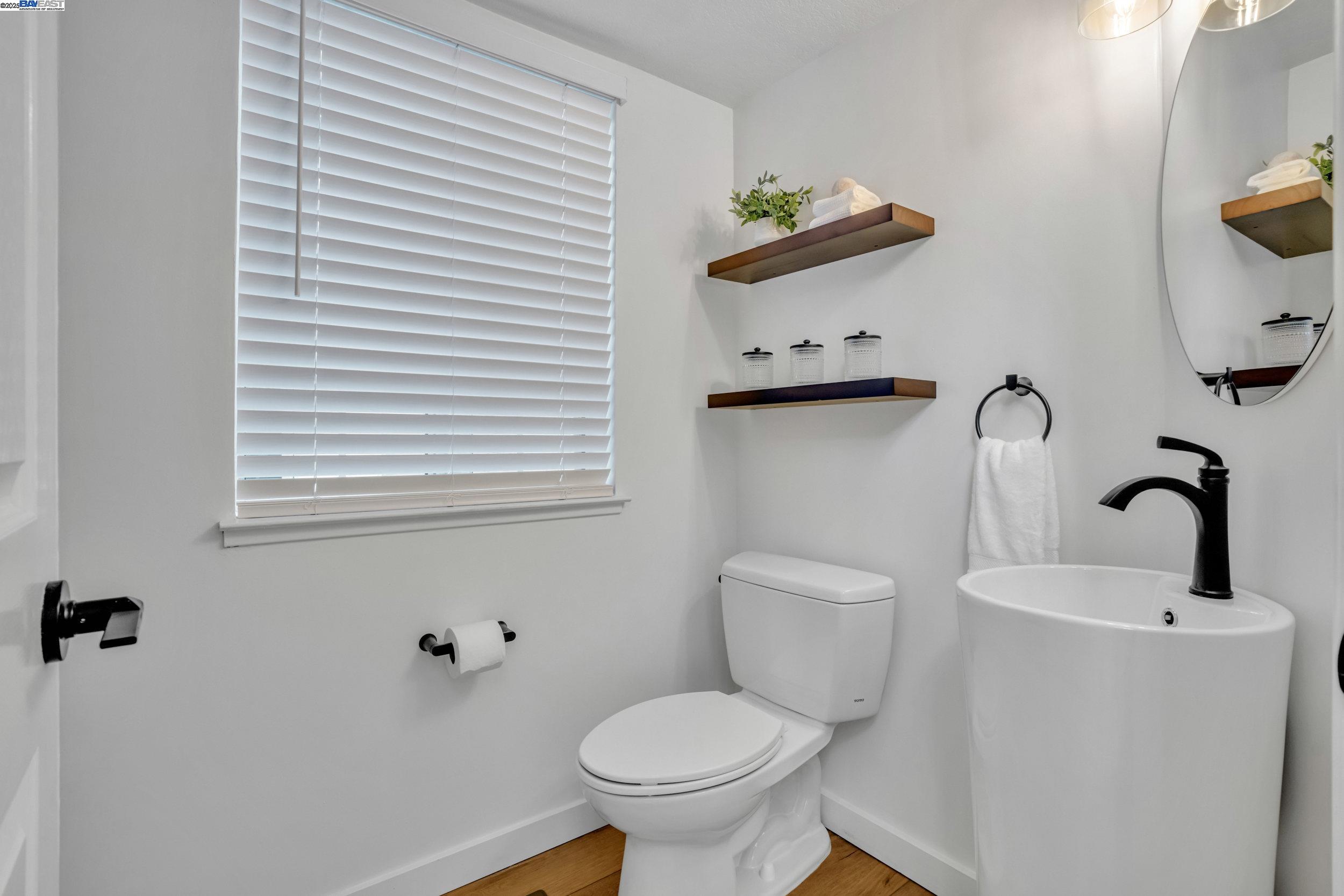 Detail Gallery Image 14 of 47 For 1301 Strawberry Ct, Danville,  CA 94526 - 4 Beds | 3 Baths