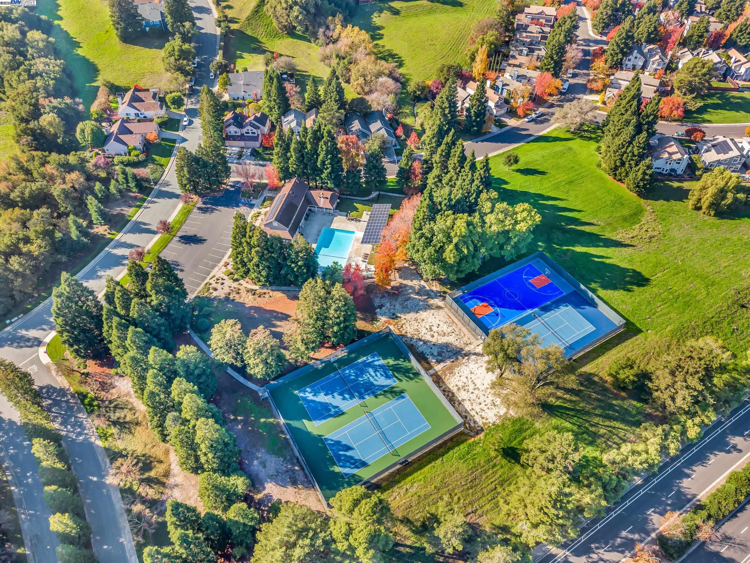 Detail Gallery Image 36 of 47 For 1301 Strawberry Ct, Danville,  CA 94526 - 4 Beds | 3 Baths