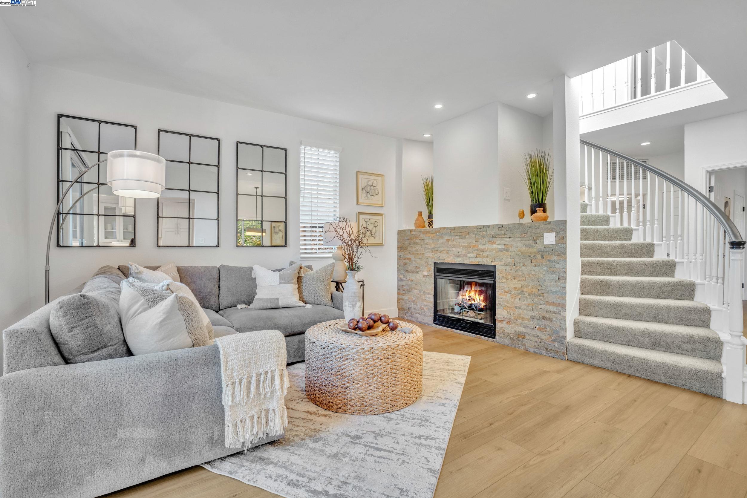 Detail Gallery Image 5 of 47 For 1301 Strawberry Ct, Danville,  CA 94526 - 4 Beds | 3 Baths