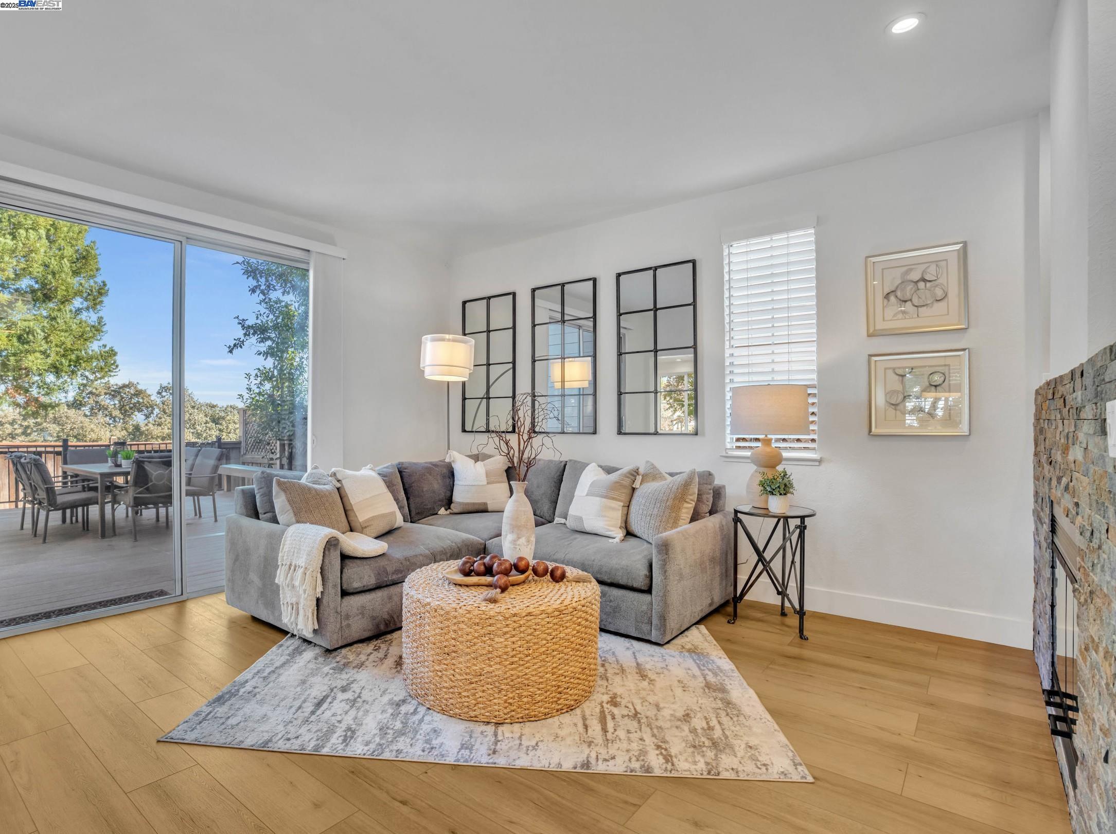 Detail Gallery Image 7 of 47 For 1301 Strawberry Ct, Danville,  CA 94526 - 4 Beds | 3 Baths