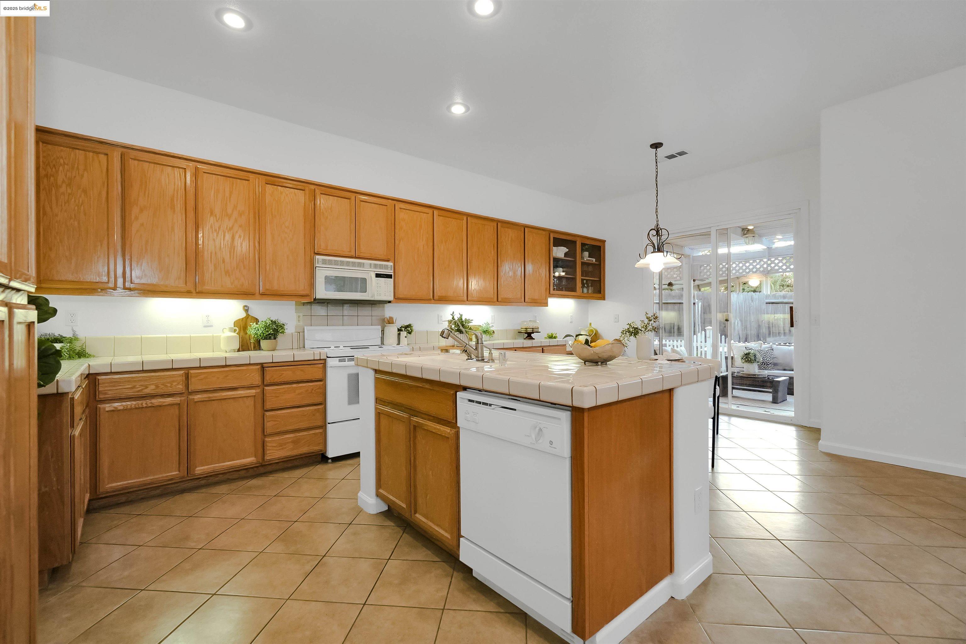 Detail Gallery Image 17 of 60 For 162 Albert Ct, Tracy,  CA 95376 - 4 Beds | 2 Baths