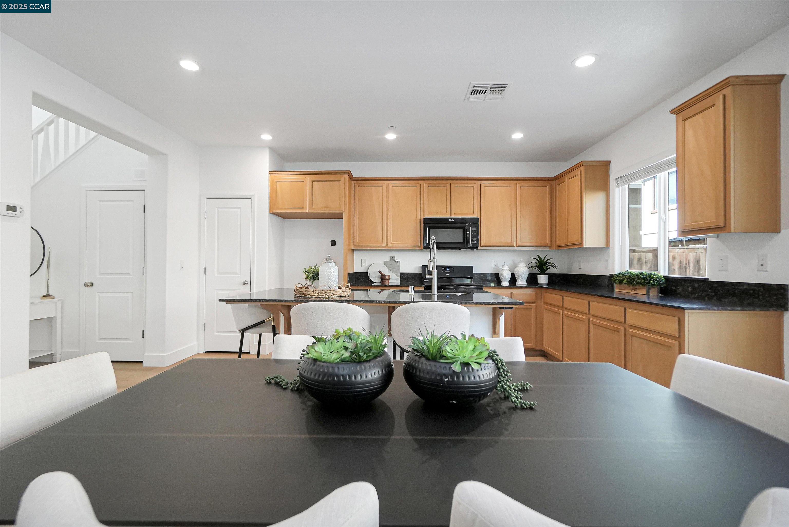 Detail Gallery Image 21 of 55 For 1225 Dartmouth Cir, Dixon,  CA 95620 - 3 Beds | 2/1 Baths