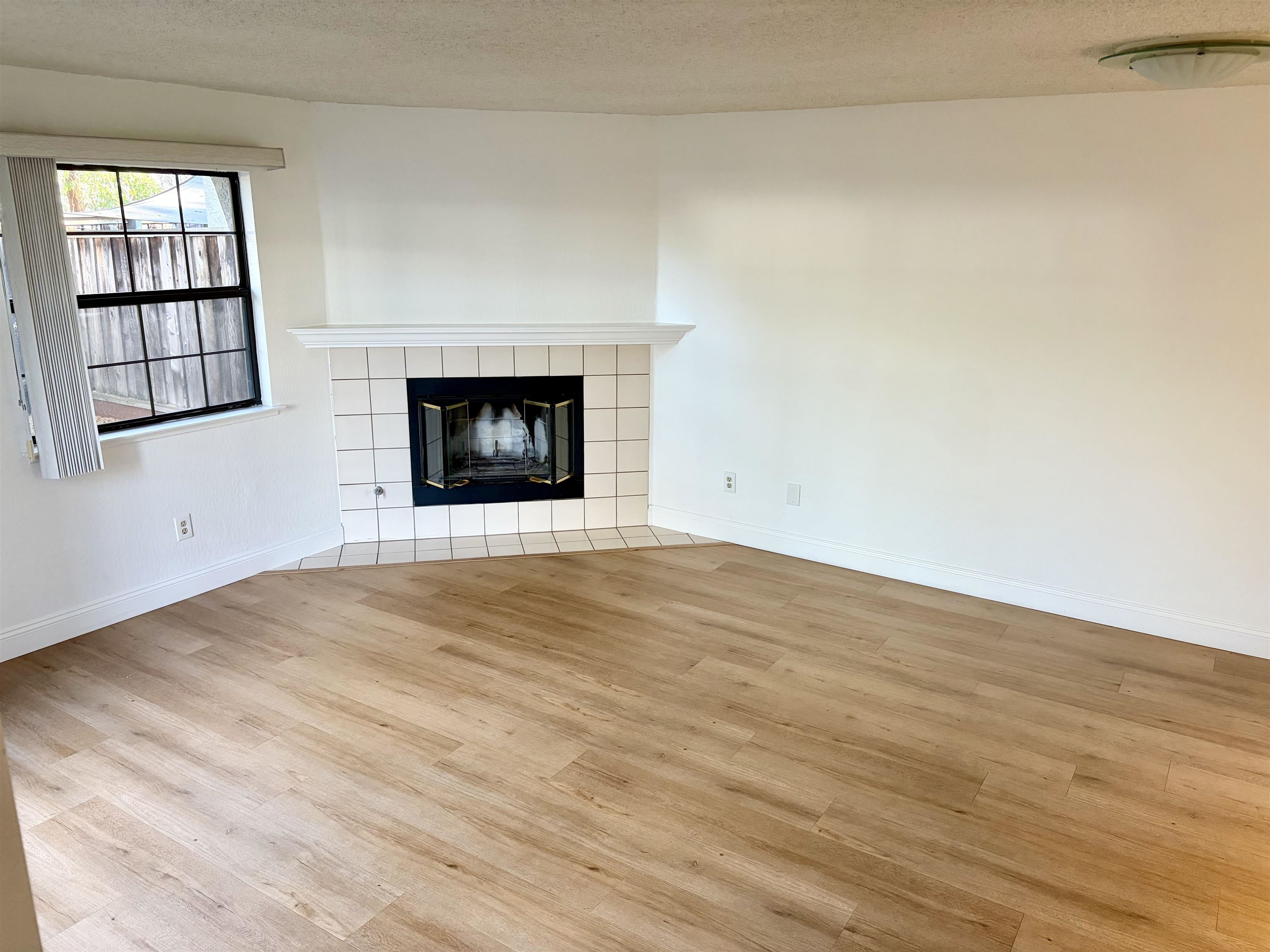 Detail Gallery Image 4 of 17 For 600 Chandon Ct, Walnut Creek,  CA 94597-7315 - 3 Beds | 2/1 Baths