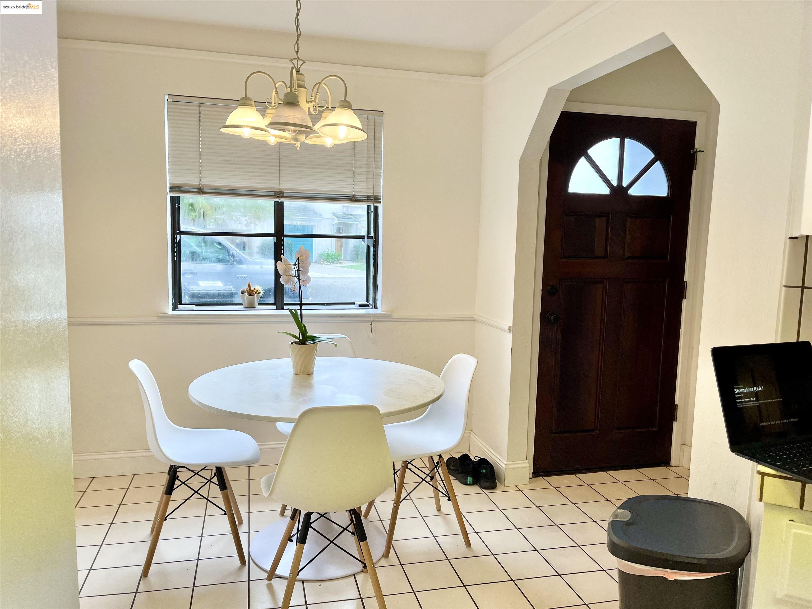 Detail Gallery Image 5 of 19 For 600 Chandon Ct, Walnut Creek,  CA 94597-7315 - 3 Beds | 2/1 Baths