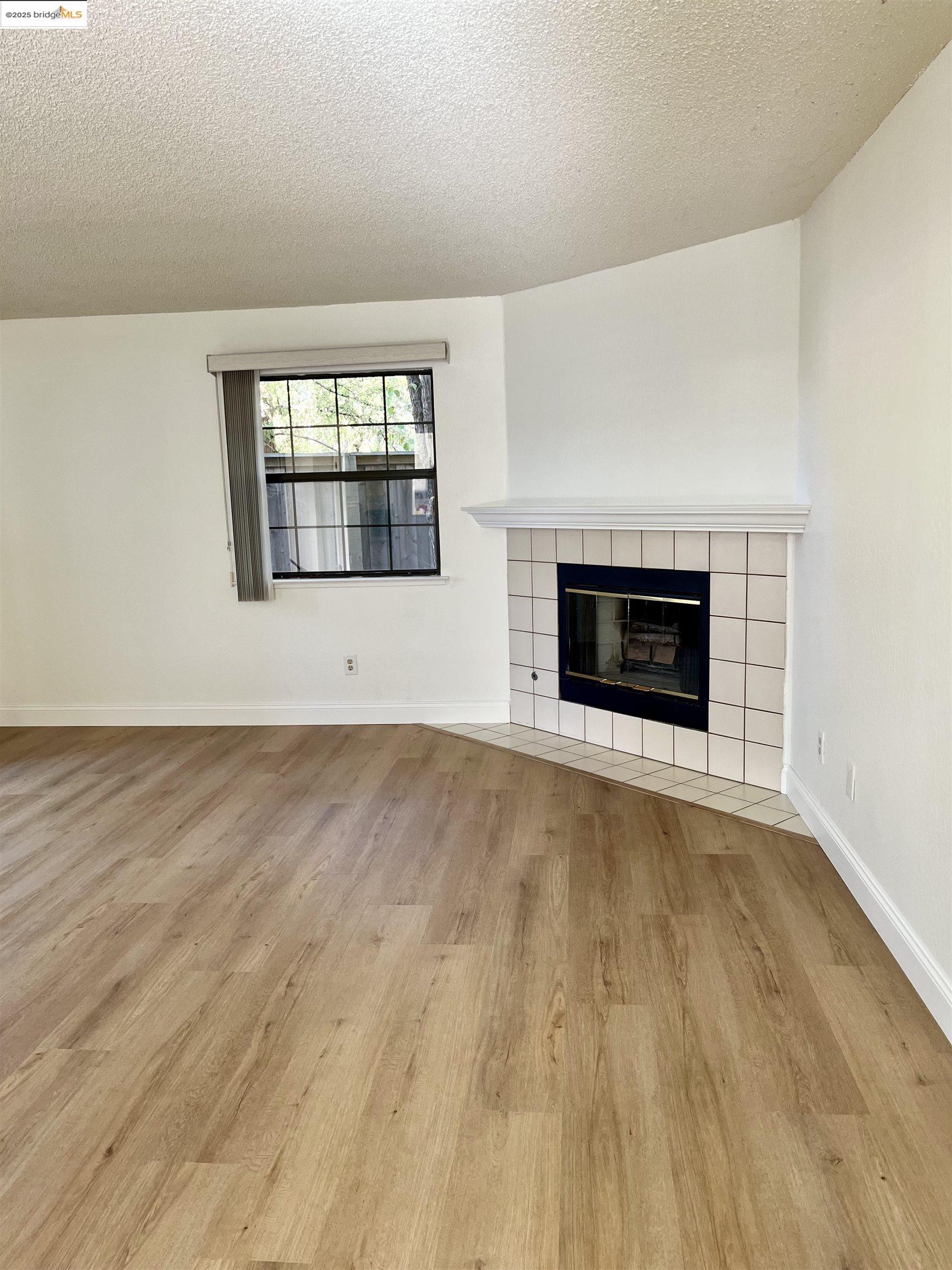 Detail Gallery Image 7 of 19 For 600 Chandon Ct, Walnut Creek,  CA 94597-7315 - 3 Beds | 2/1 Baths