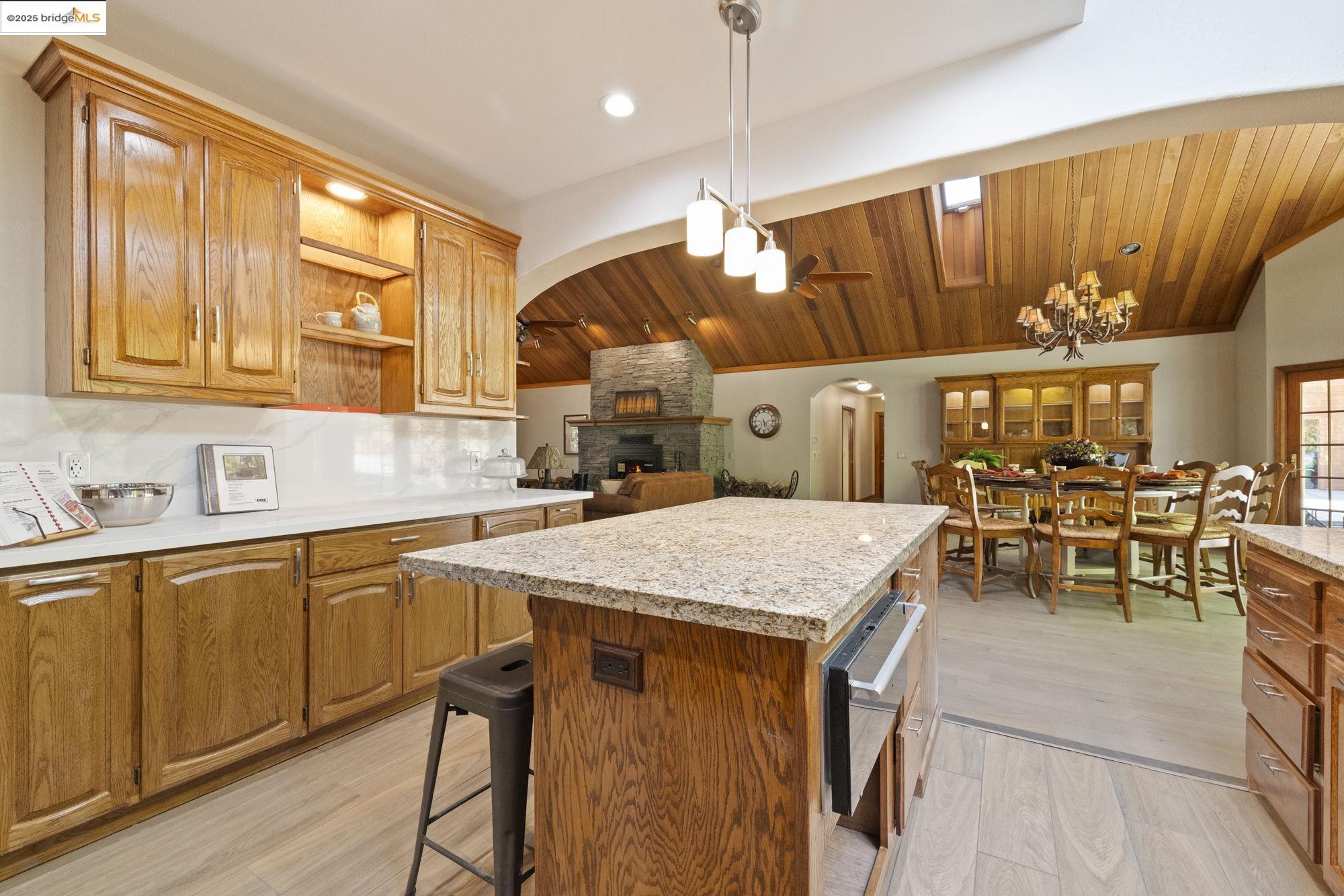 Detail Gallery Image 19 of 59 For 17355 High Grade Ln, Sonora,  CA 95370 - 4 Beds | 4/1 Baths