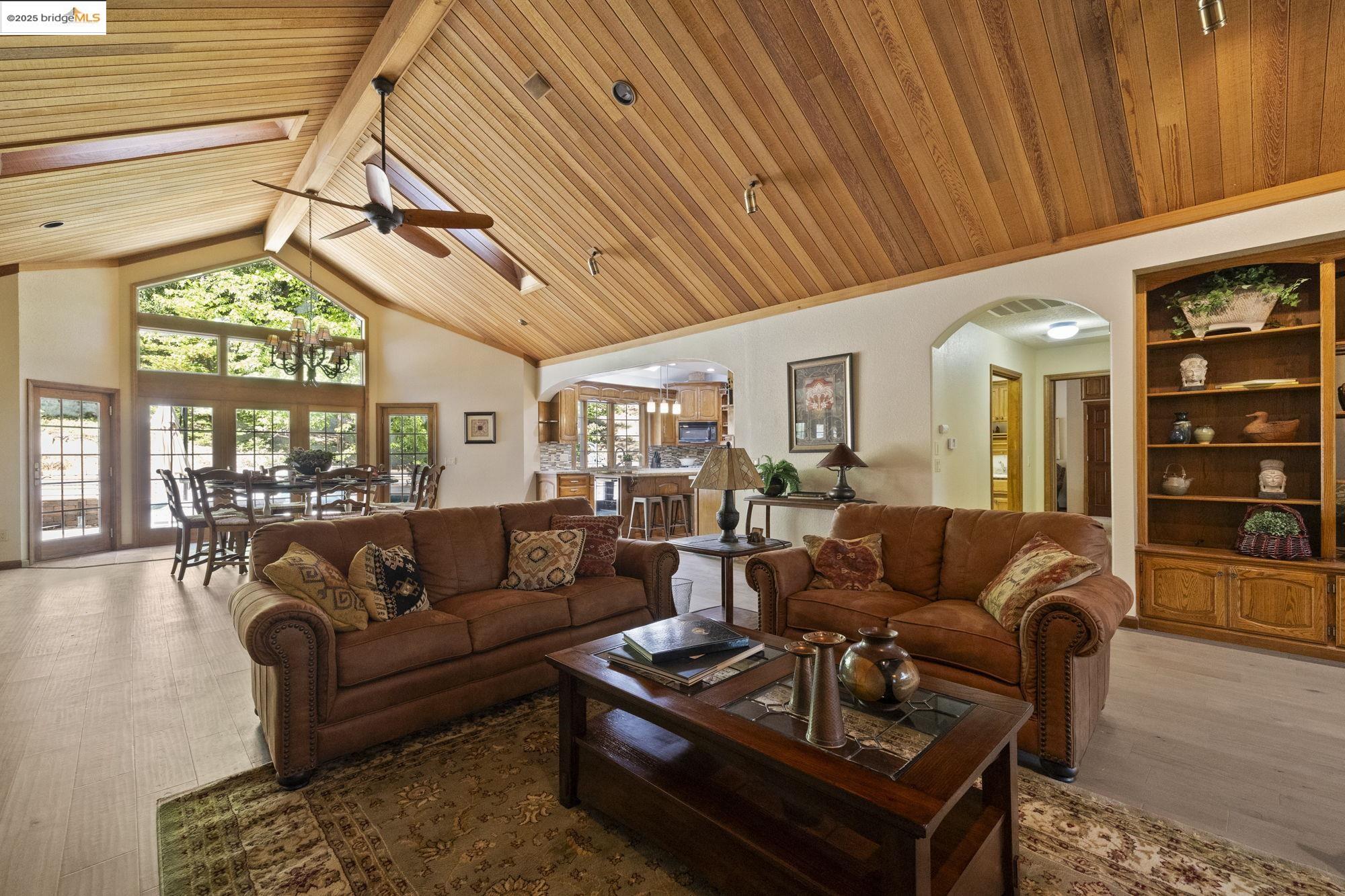 Detail Gallery Image 3 of 59 For 17355 High Grade Ln, Sonora,  CA 95370 - 4 Beds | 4/1 Baths