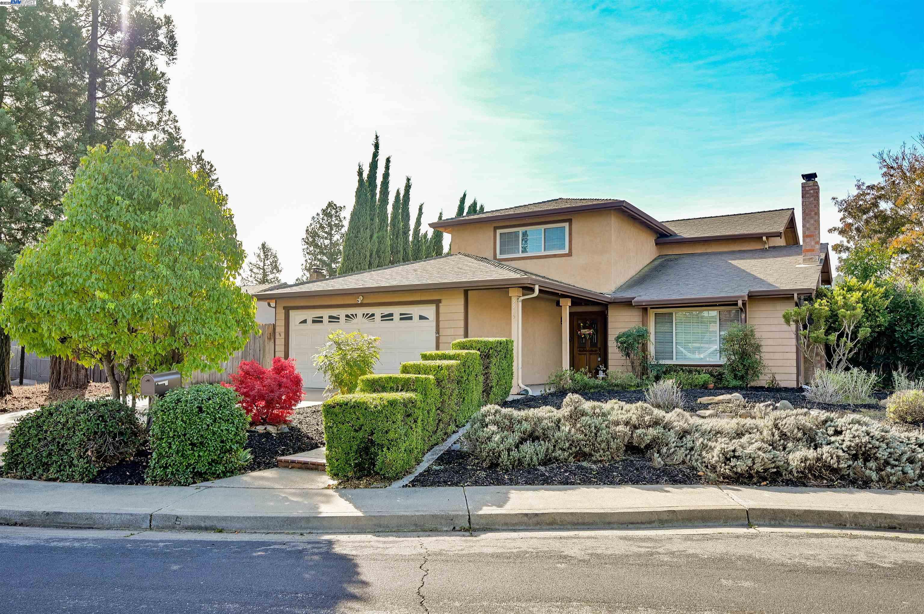 Detail Gallery Image 2 of 34 For 9985 Windsor Way, San Ramon,  CA 94583 - 4 Beds | 2/1 Baths